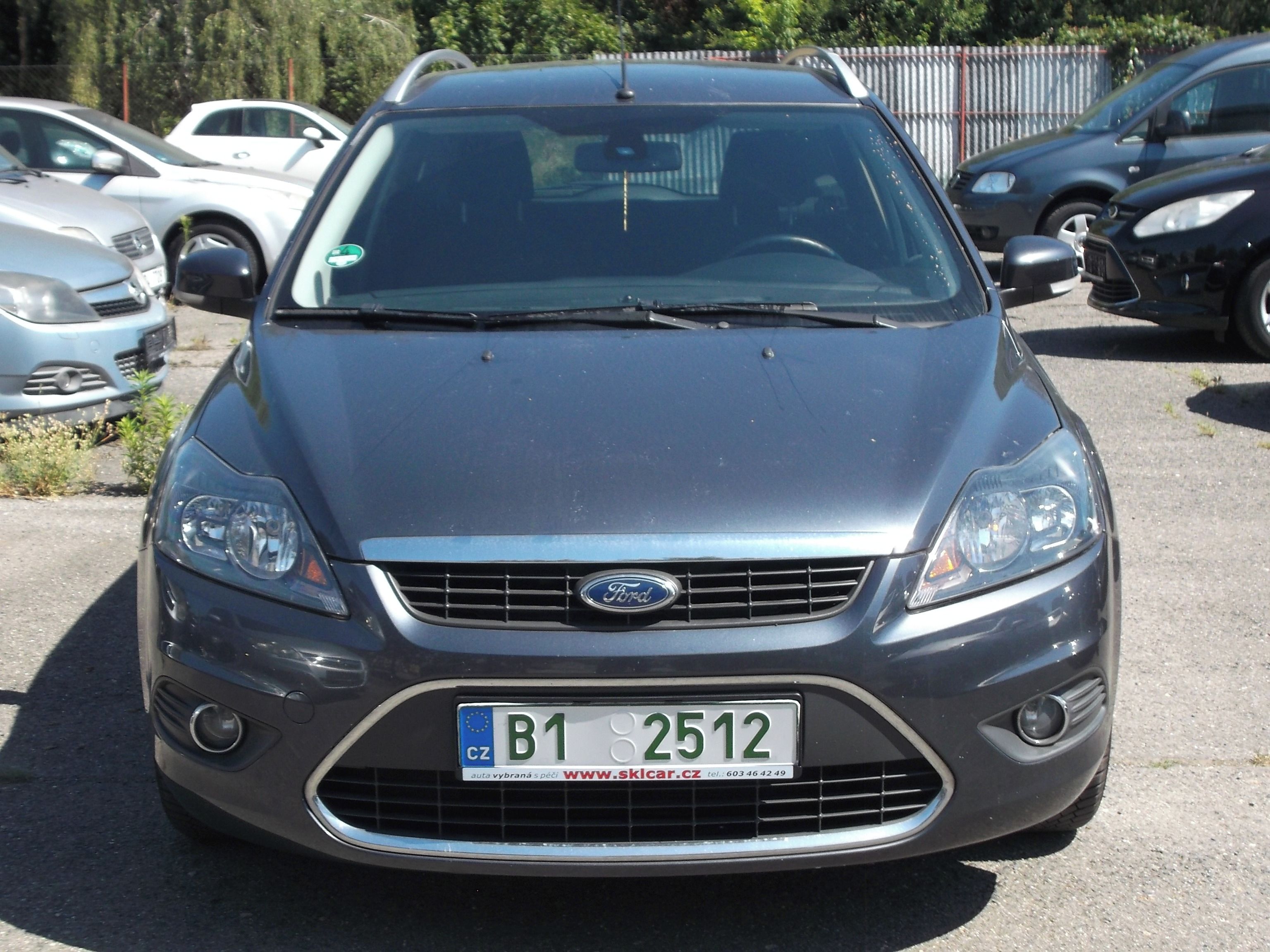 Ford Focus, 1,6 16V Titanium PDC,vyhř.sklo - fotka 2