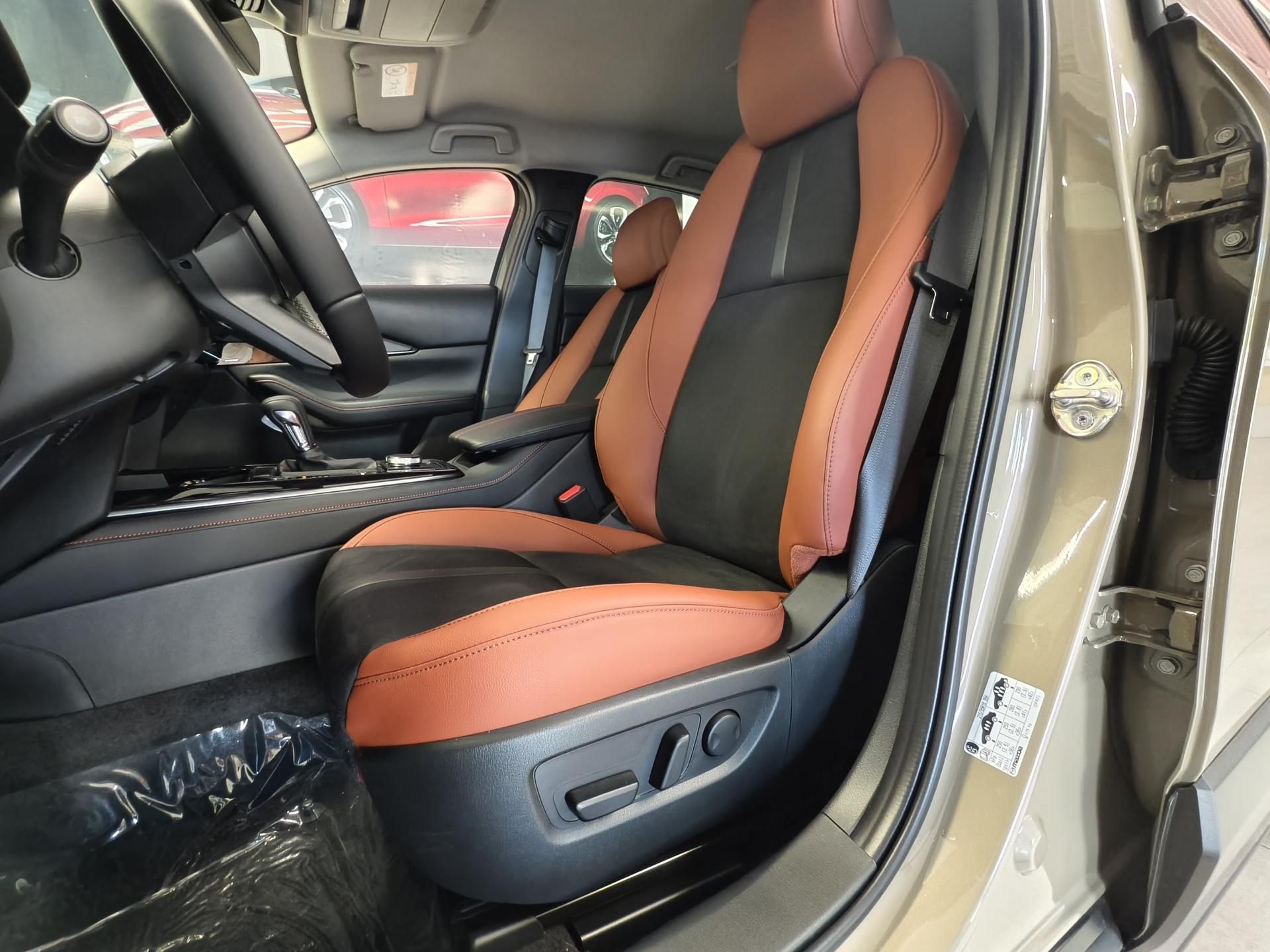 Mazda CX-30, 2.5i A/T. NAGISA edice - fotka 6