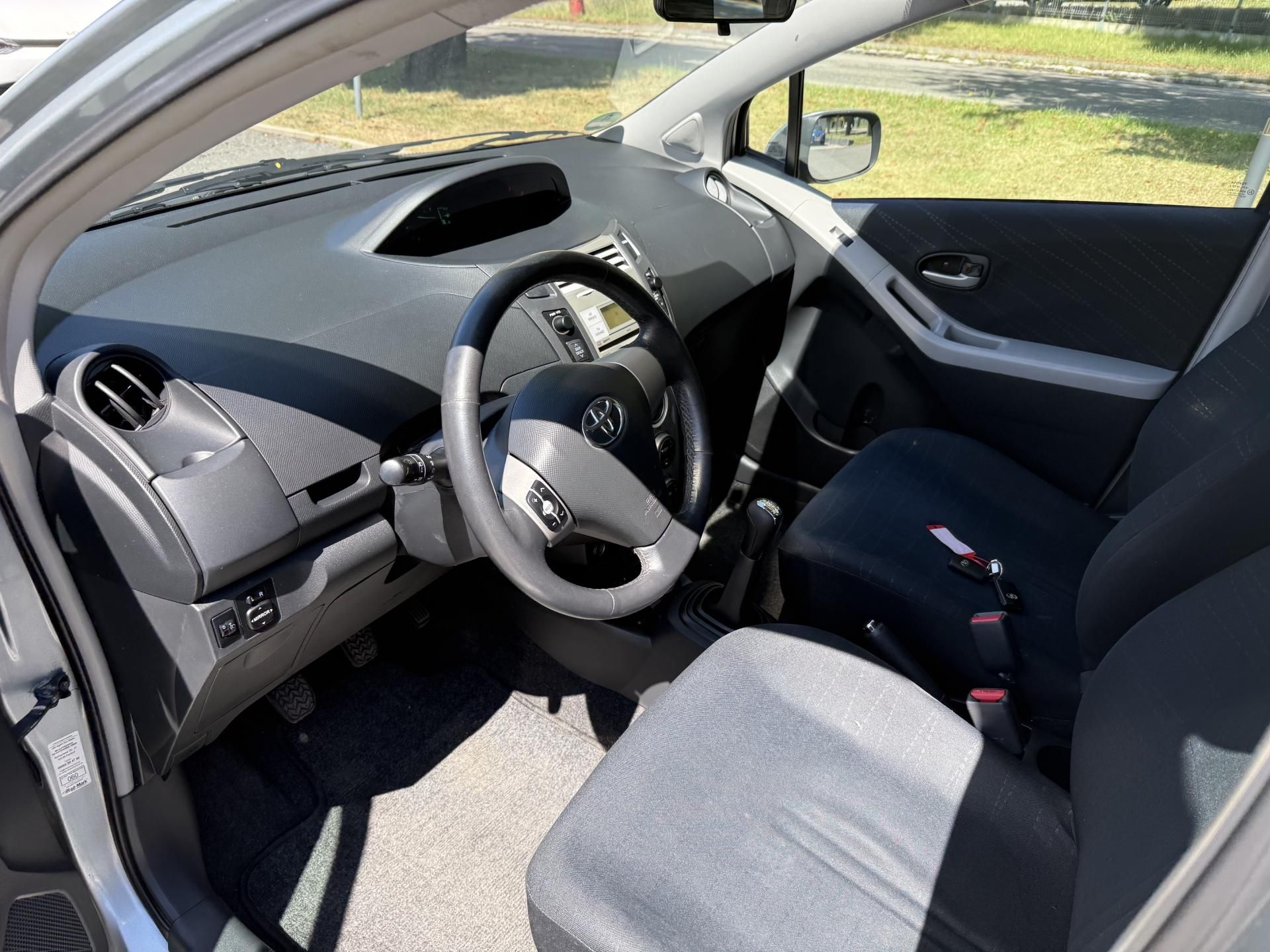 Toyota Yaris, 1.3i - fotka 4