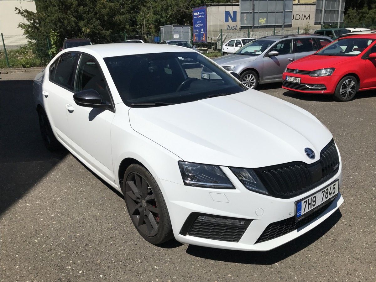Škoda Octavia, 2,0 TSi DSG RS 180Kw - fotka 3