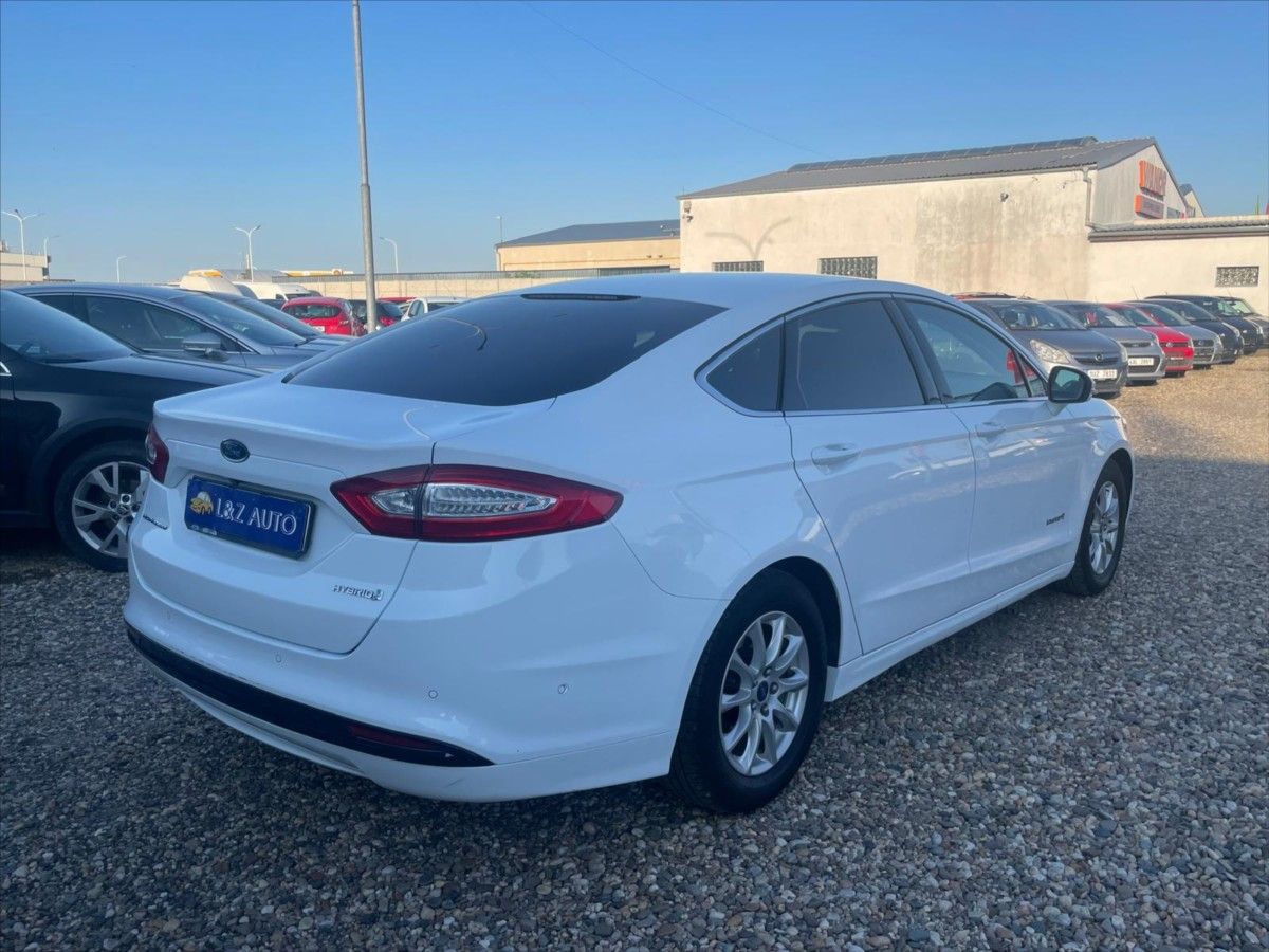 Ford Mondeo, 2,0 Hybrid Titanium - fotka 4