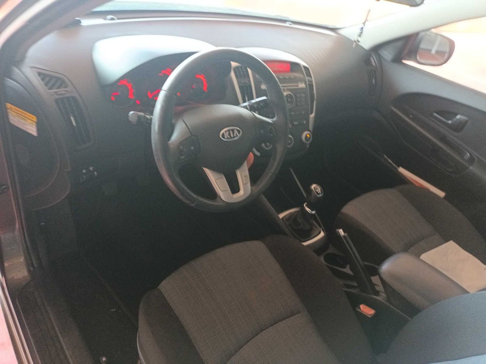 Kia Cee´d, 1.4 CVVT, po STK - fotka 3