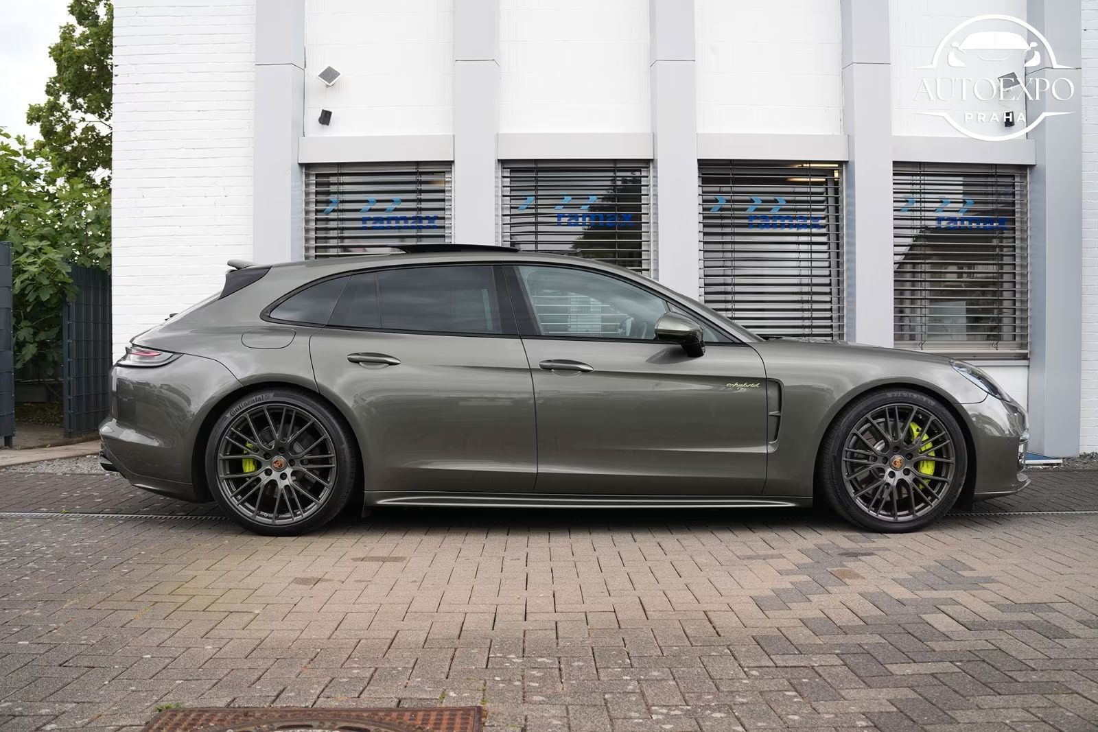 Porsche Panamera, 4 E-Hybrid Sport Turismo Sport - fotka 2
