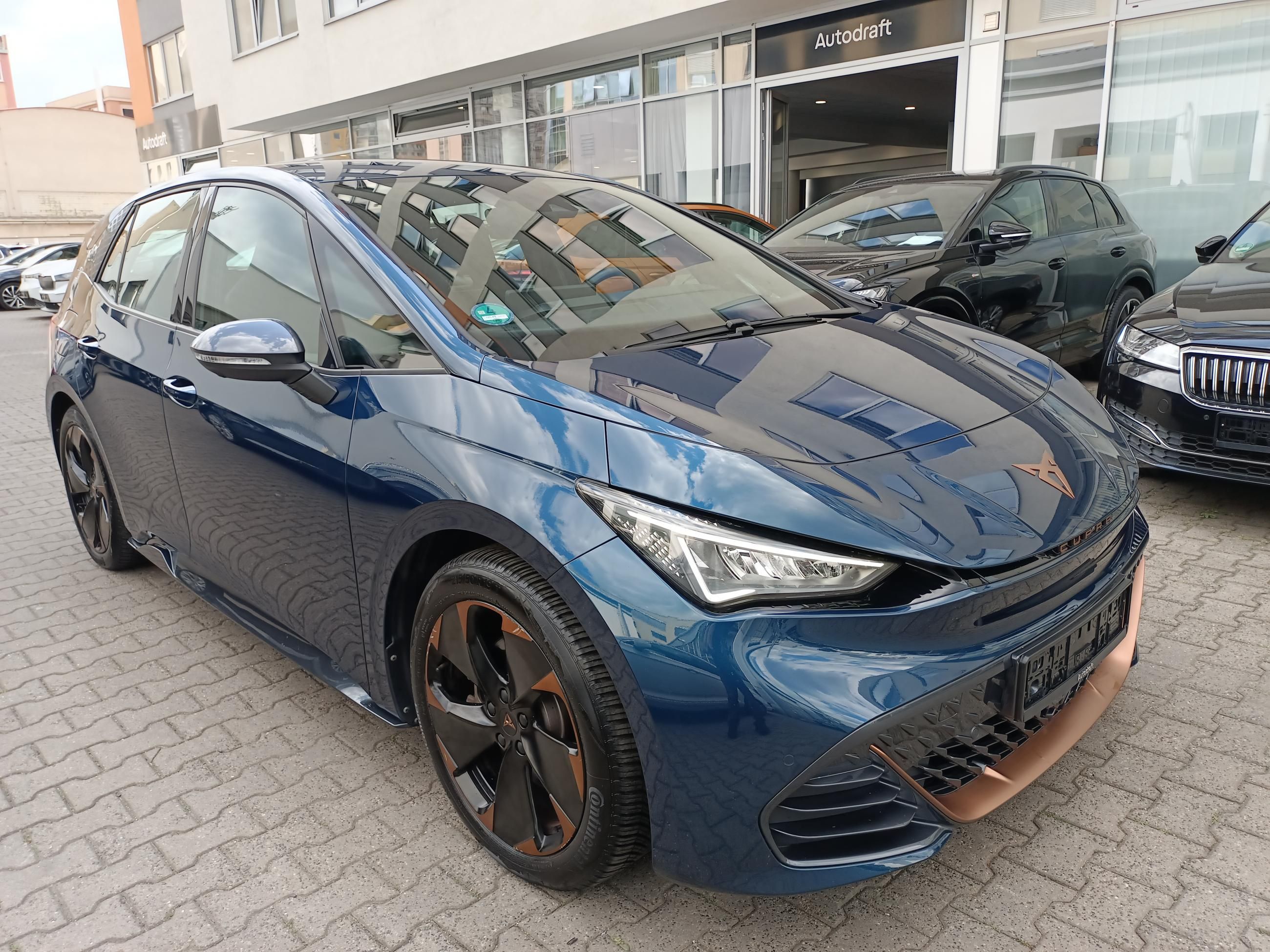 Cupra Born, Born 150kW / ACC / Kamery