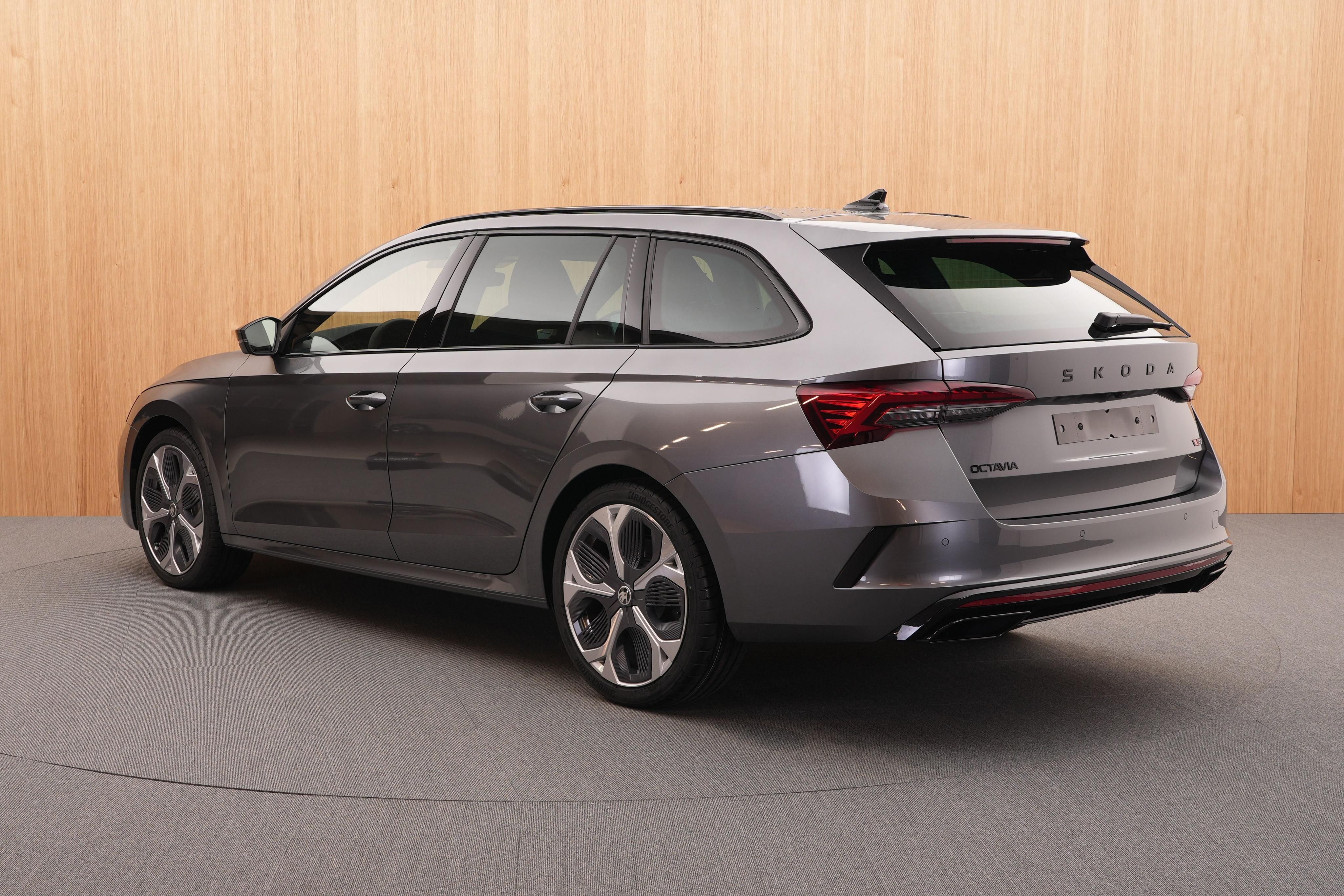 Škoda Octavia, RS 2.0 TSI DSG - fotka 3