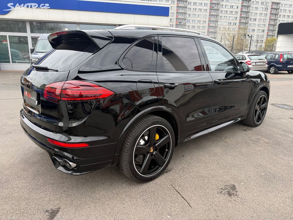 Porsche Cayenne, Turbo S - fotka 6