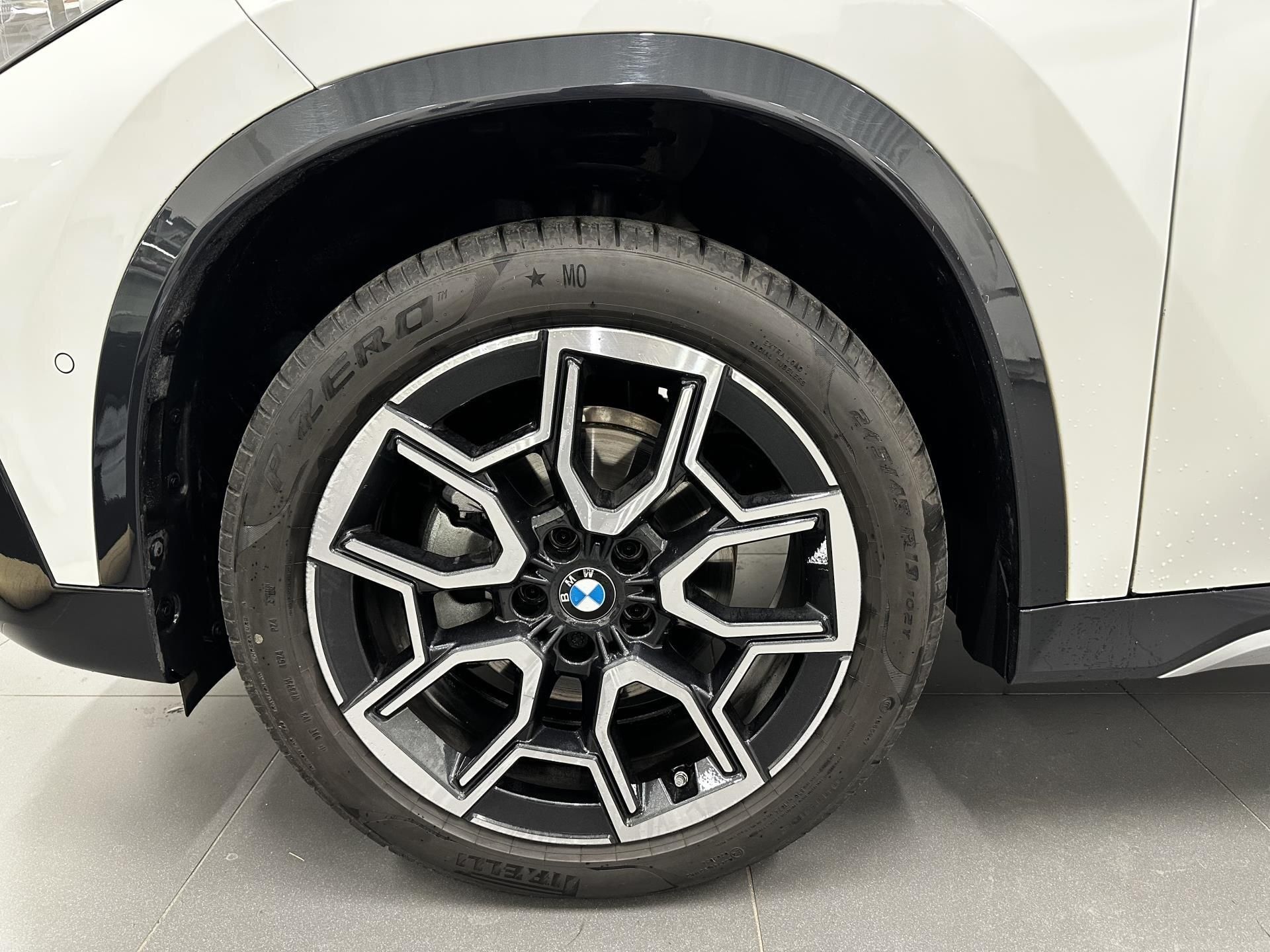 BMW X1, xDrive 30e - fotka 4
