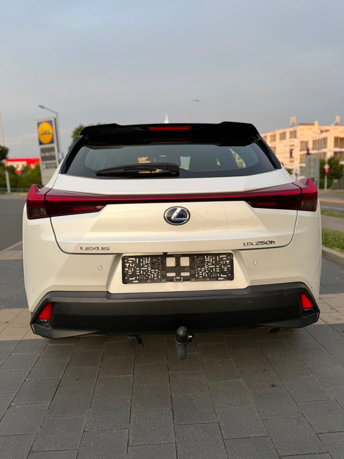 Lexus UX 250h - fotka 3