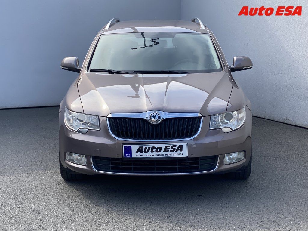 Škoda Superb, 2.0tdi - fotka 2