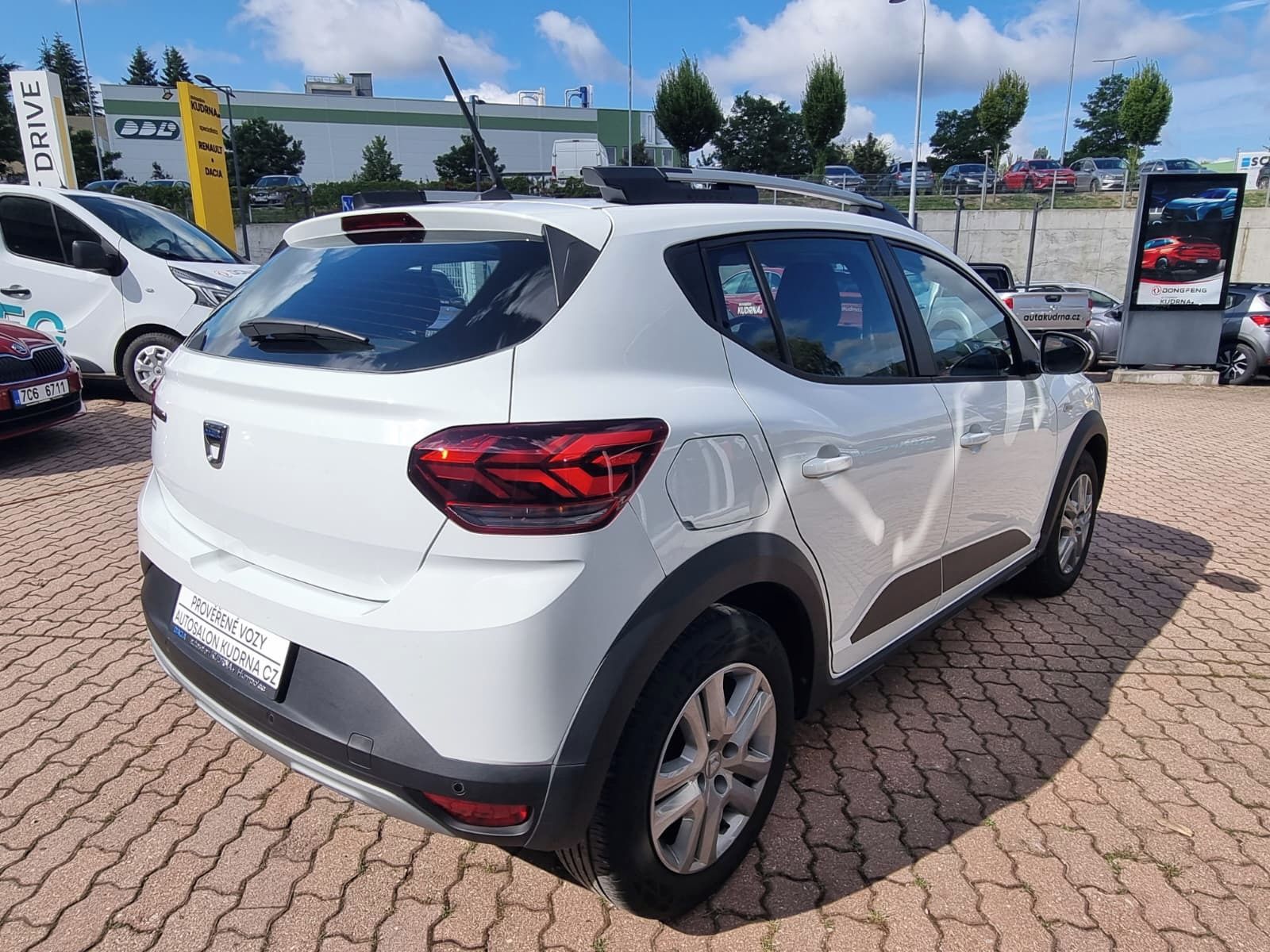 Dacia Sandero, Stepway Comfort TCe 90 - fotka 6