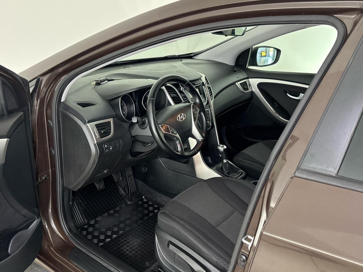 Hyundai i30, 1.6 CVVT / 88 kW Trikolor - fotka 6