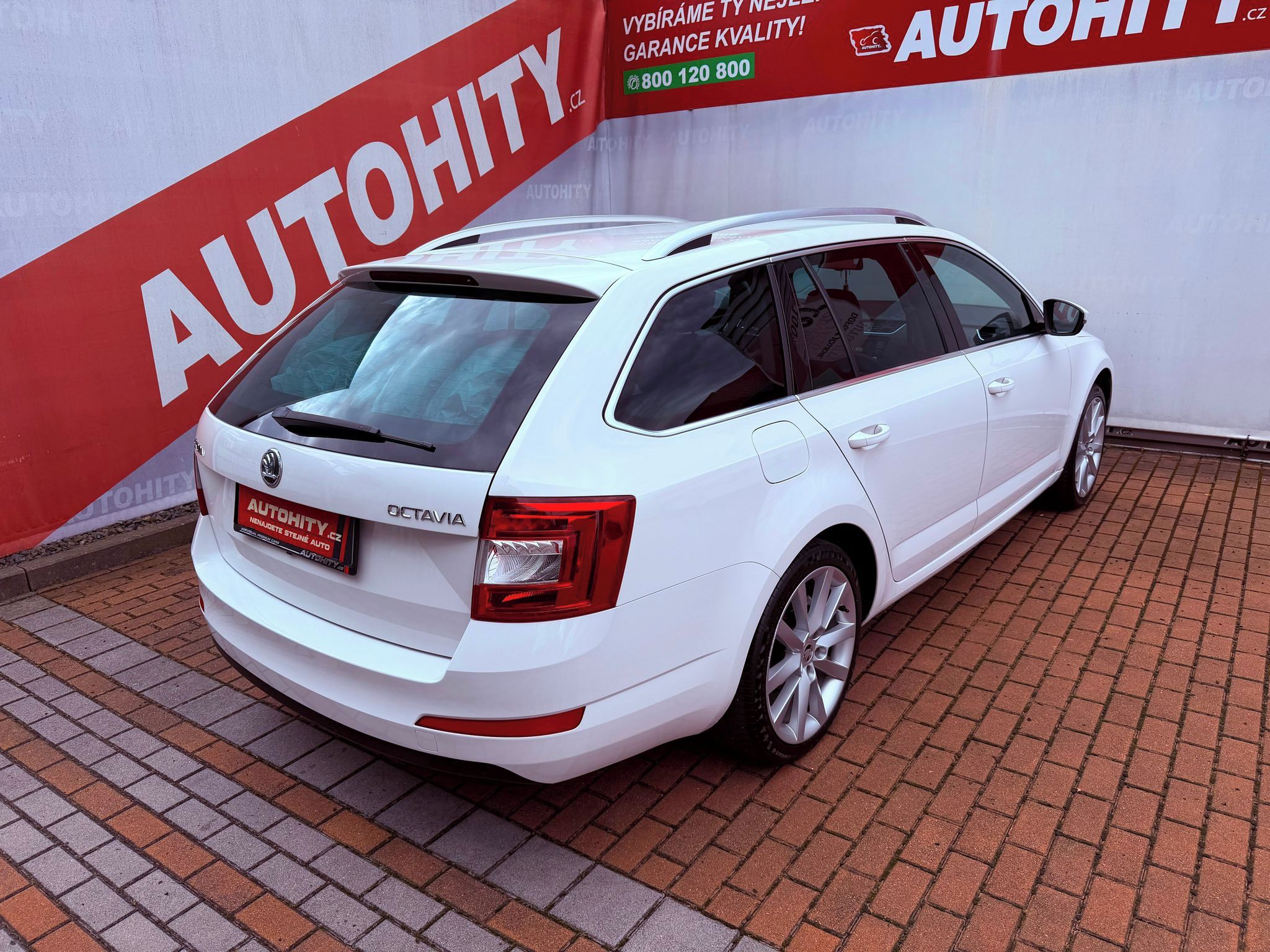 Škoda Octavia, 1.4 TSi Elegance, Serviska - fotka 6