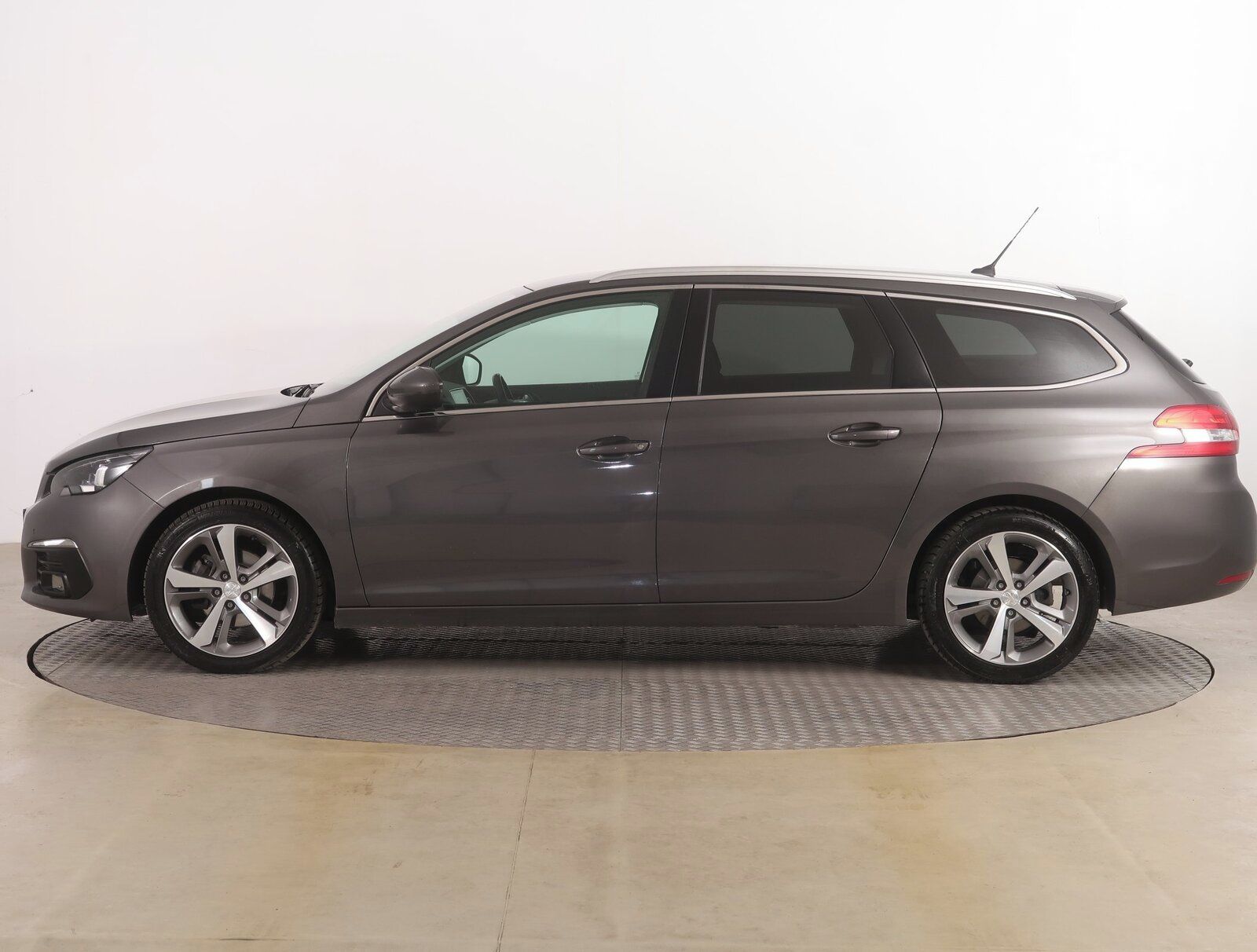 Peugeot 308, 1.5 BlueHDi, Allure - fotka 3