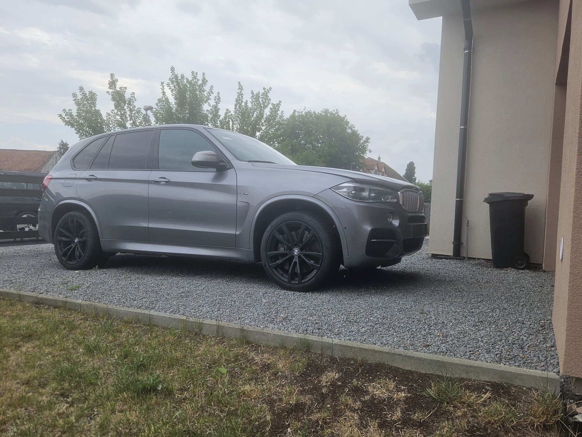 BMW X5, M50D,1MAJITEL NEBOURANÉ ser.k. - fotka 2