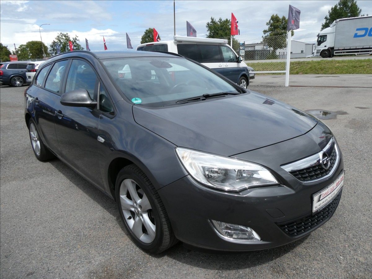 Opel Astra, 1,4 88kW 2x kola, 2.majitel
