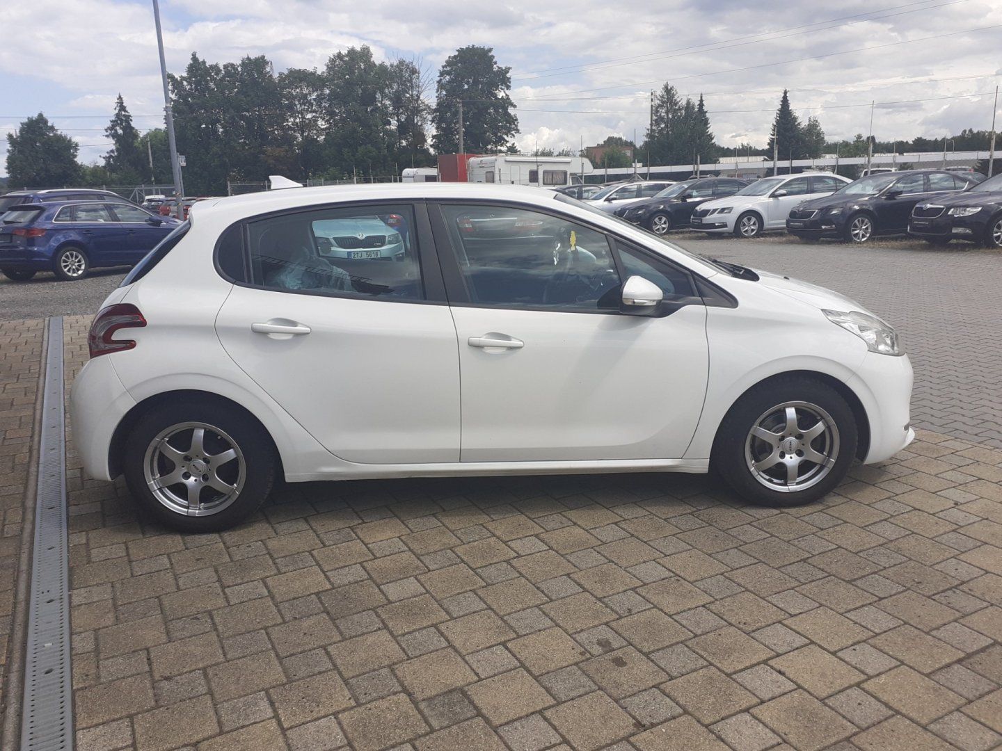 Peugeot 208, 1.0  PT ,AC,TEMP. - fotka 3