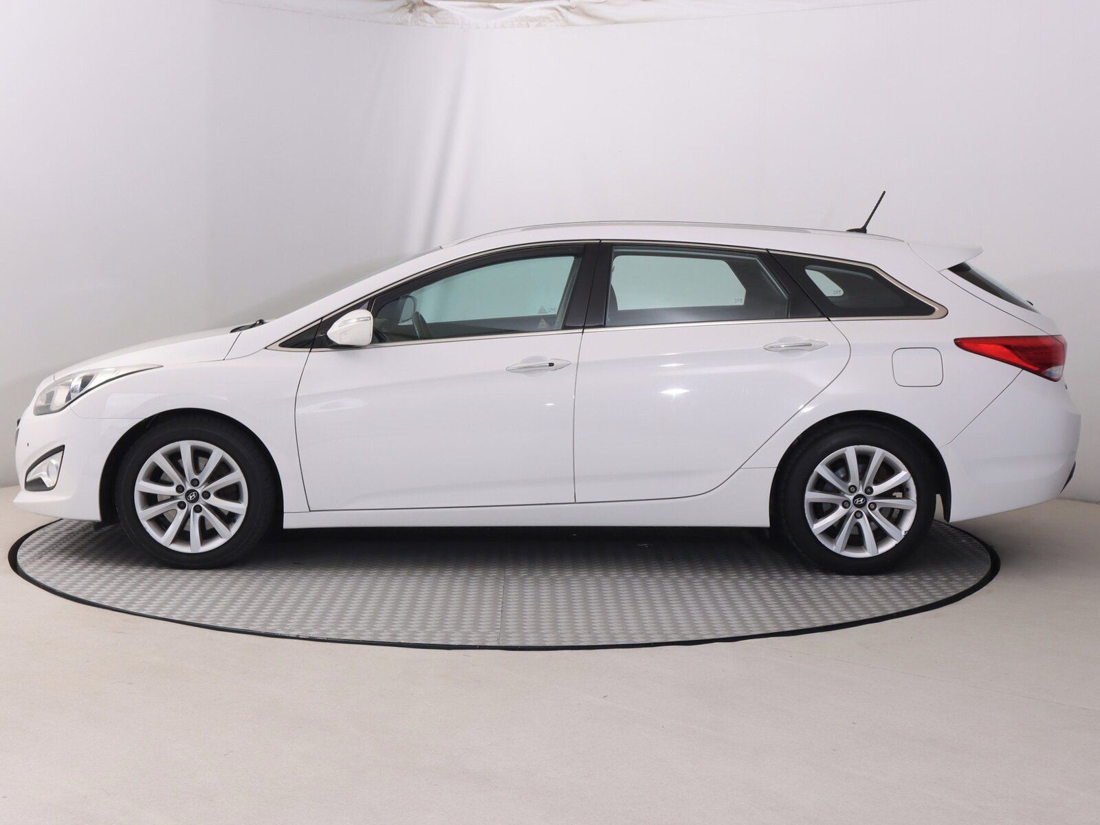 Hyundai i40, 1.7 CRDi, Automat - fotka 3