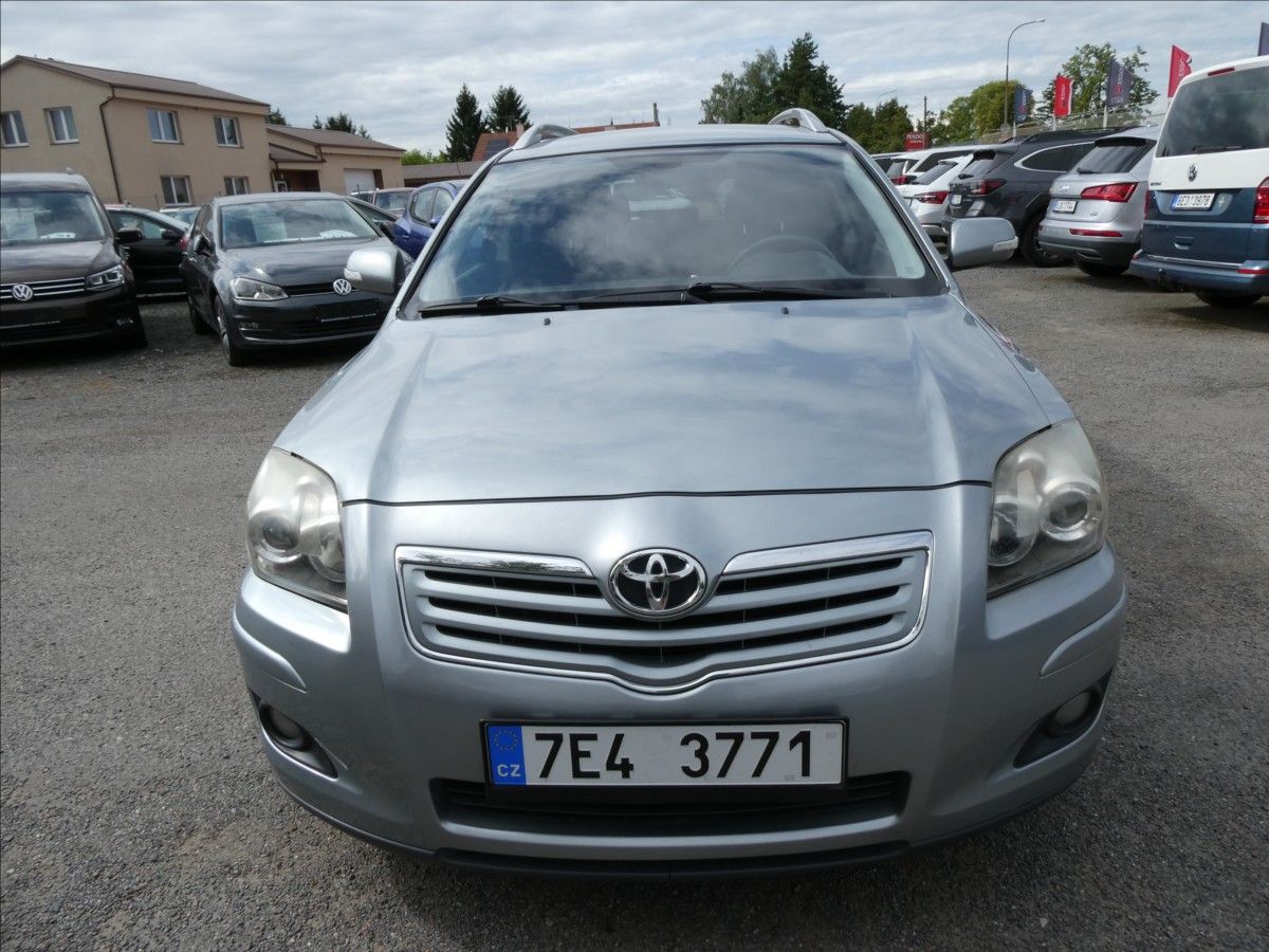 Toyota Avensis, 1,8 16V 95kW závěs,digi.klima - fotka 2