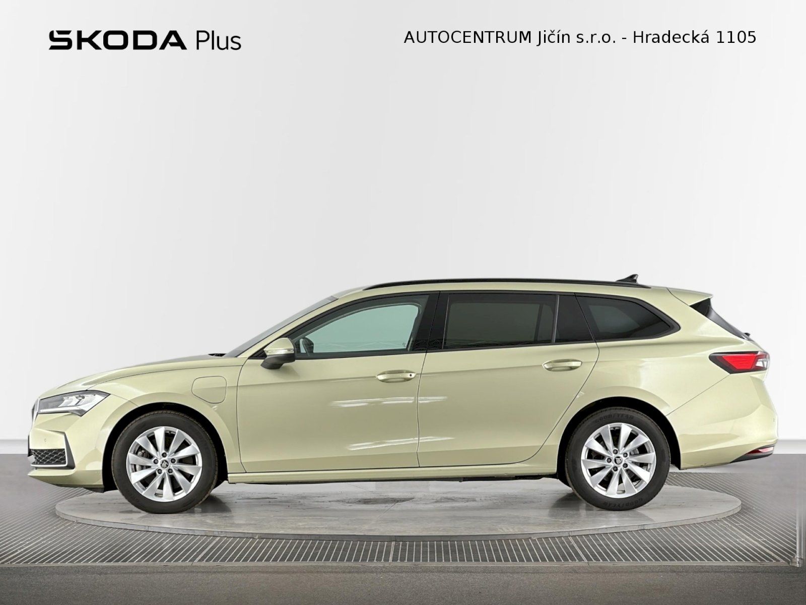 Škoda Superb, Combi iV DSG 1.5TSI 150kW Sele - fotka 3