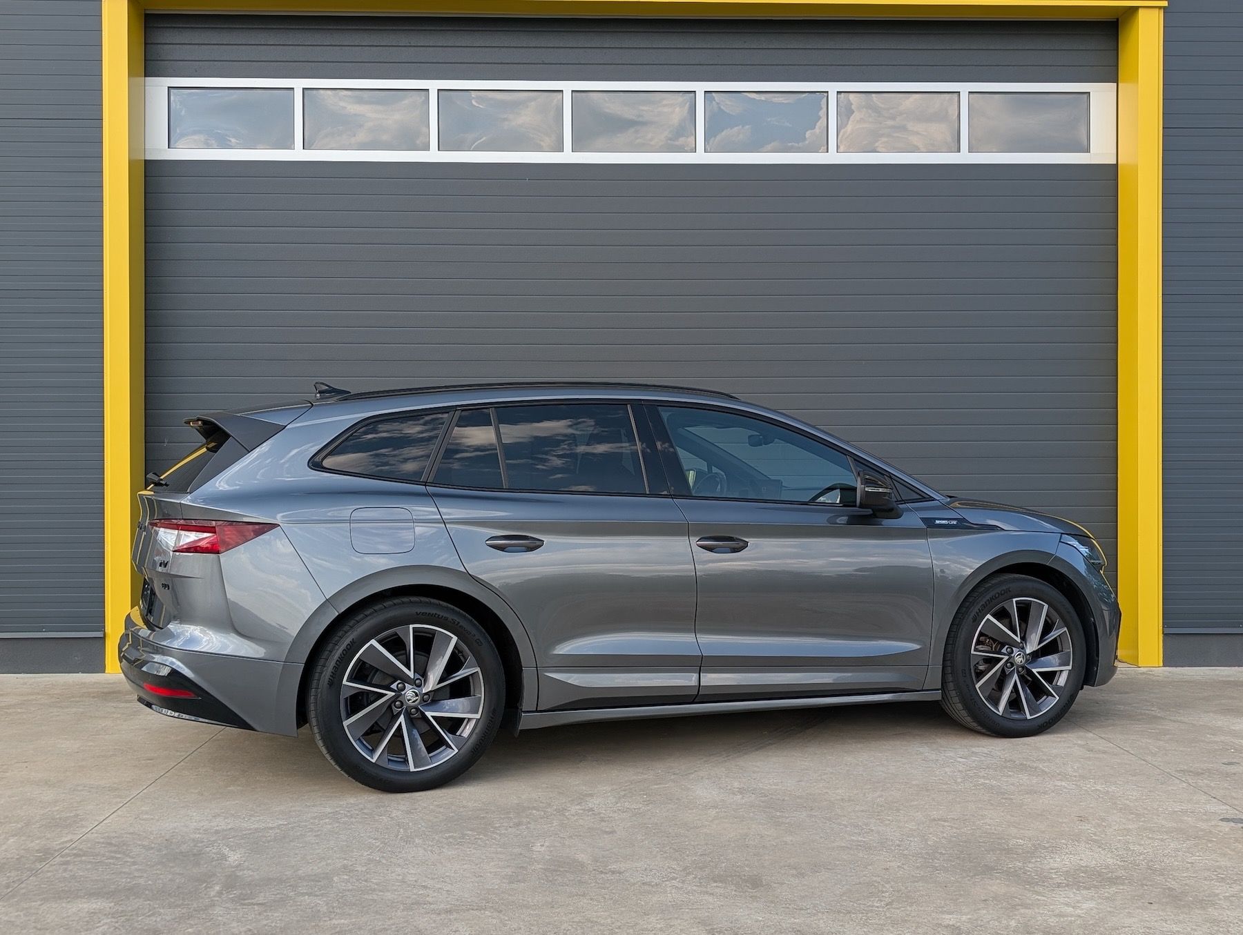 Škoda Enyaq, Sportline, Keyless, Tažné, 92% - fotka 2