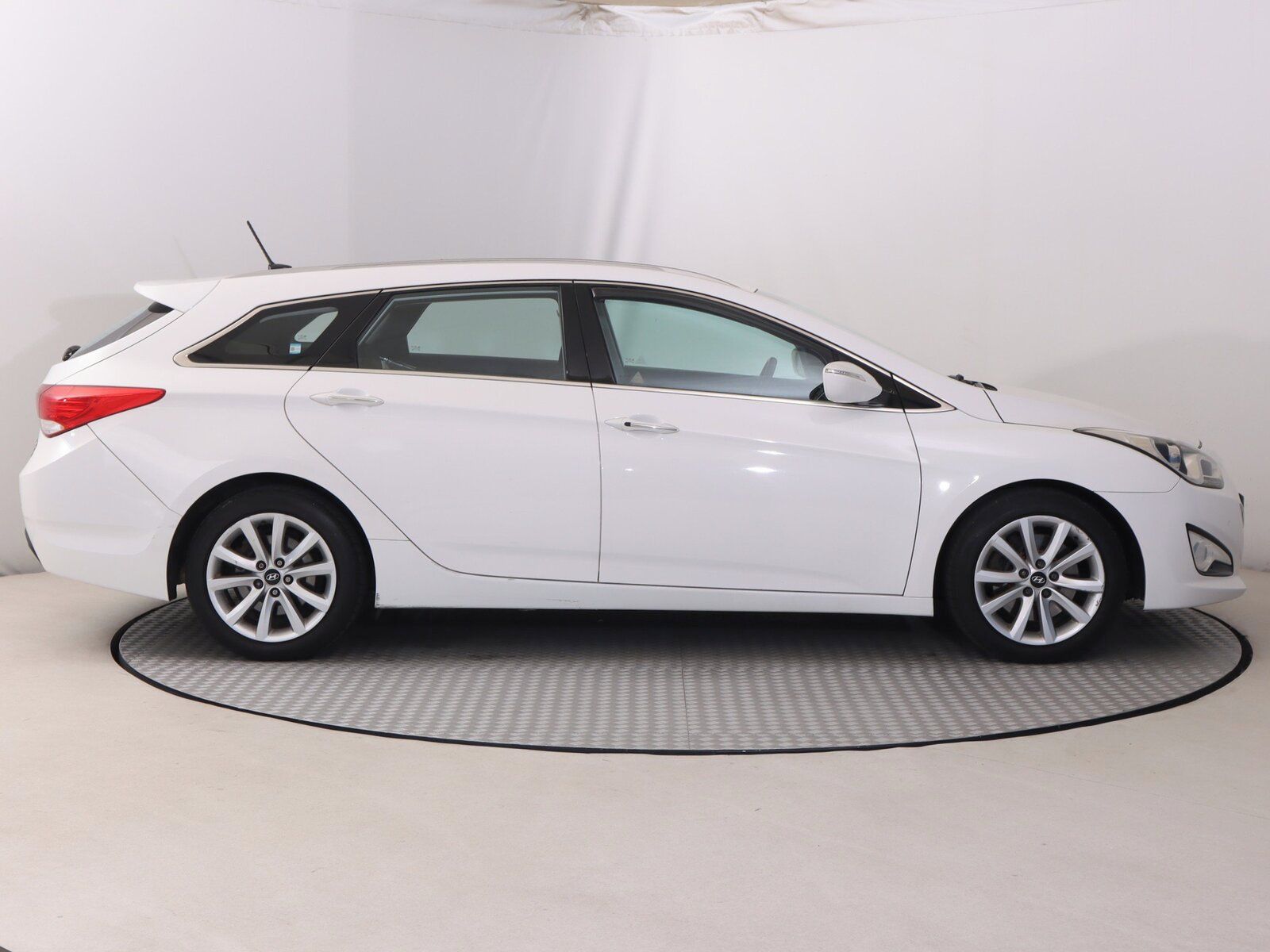 Hyundai i40, 1.7 CRDi, Automat - fotka 6