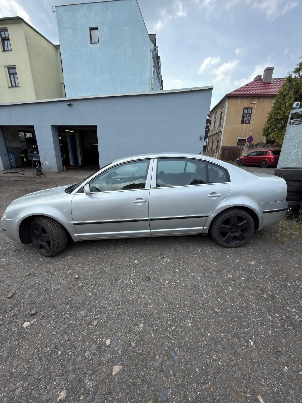 Škoda Superb, Superb 2,5 TDI automat - fotka 5