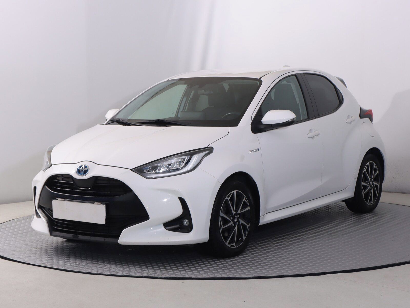 Toyota Yaris, 1.5 Hybrid, Style, Automat - fotka 2
