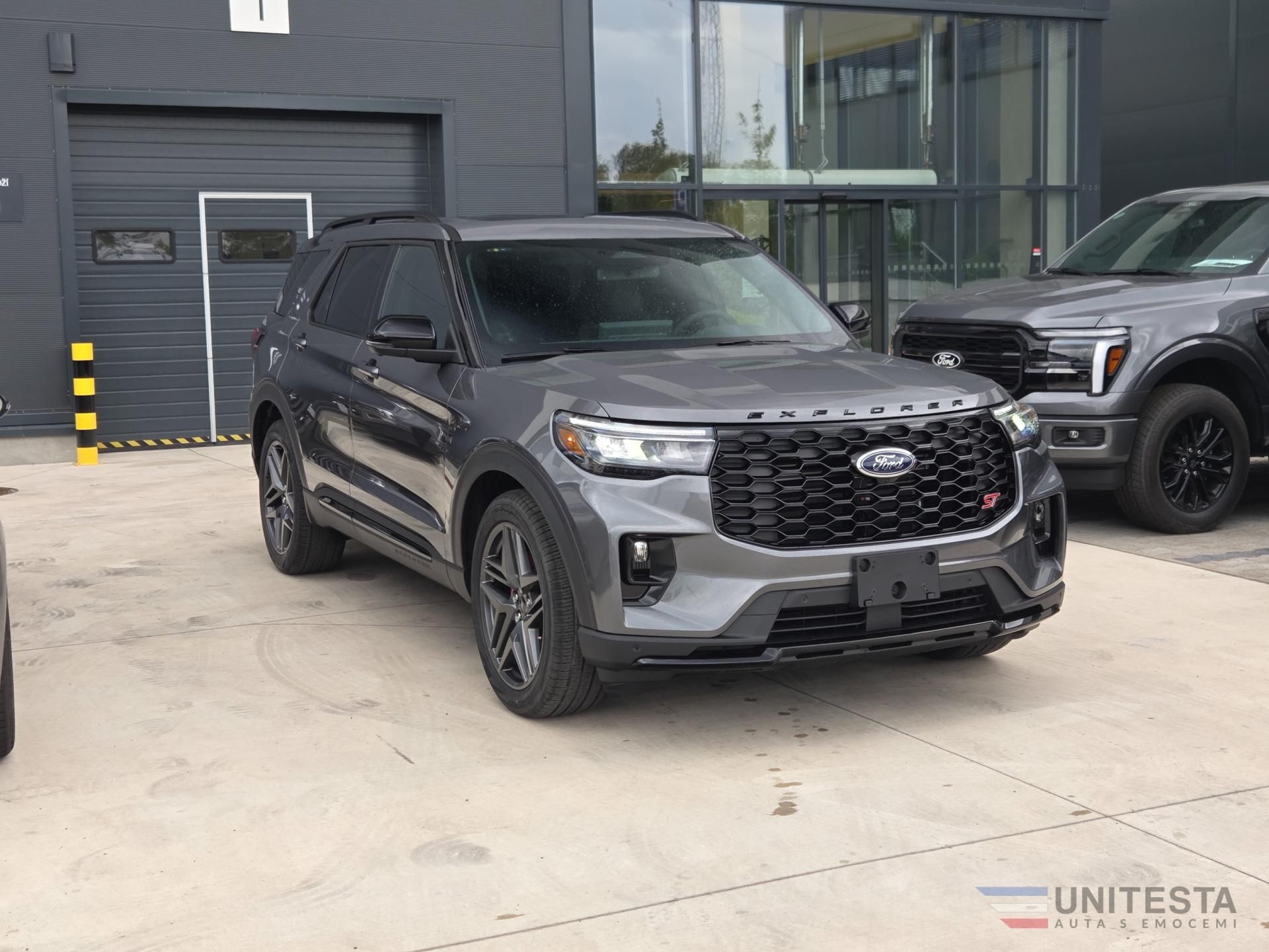Ford Explorer, 2025 Explorer ST 4x4 - fotka 3