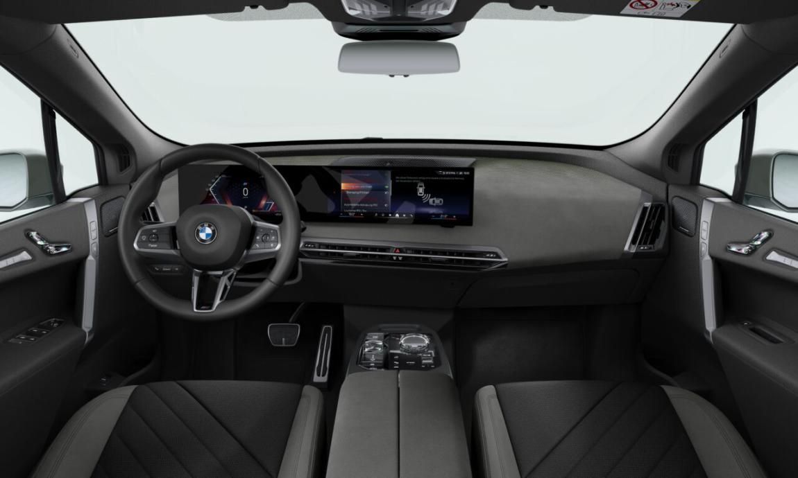 BMW iX, xDrive45 - fotka 3