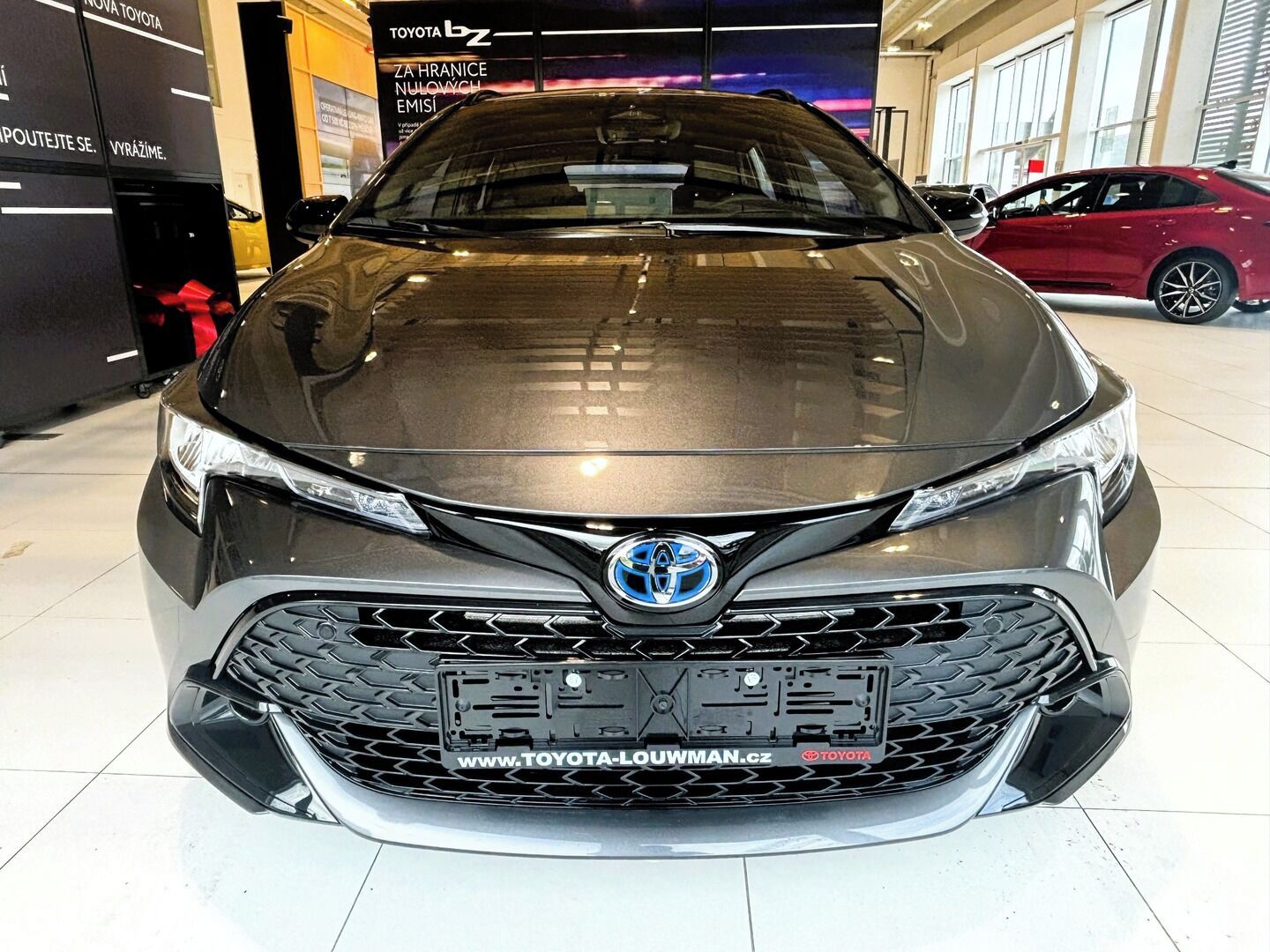 Toyota Corolla, 1,8   TS Comfort HEV - fotka 2
