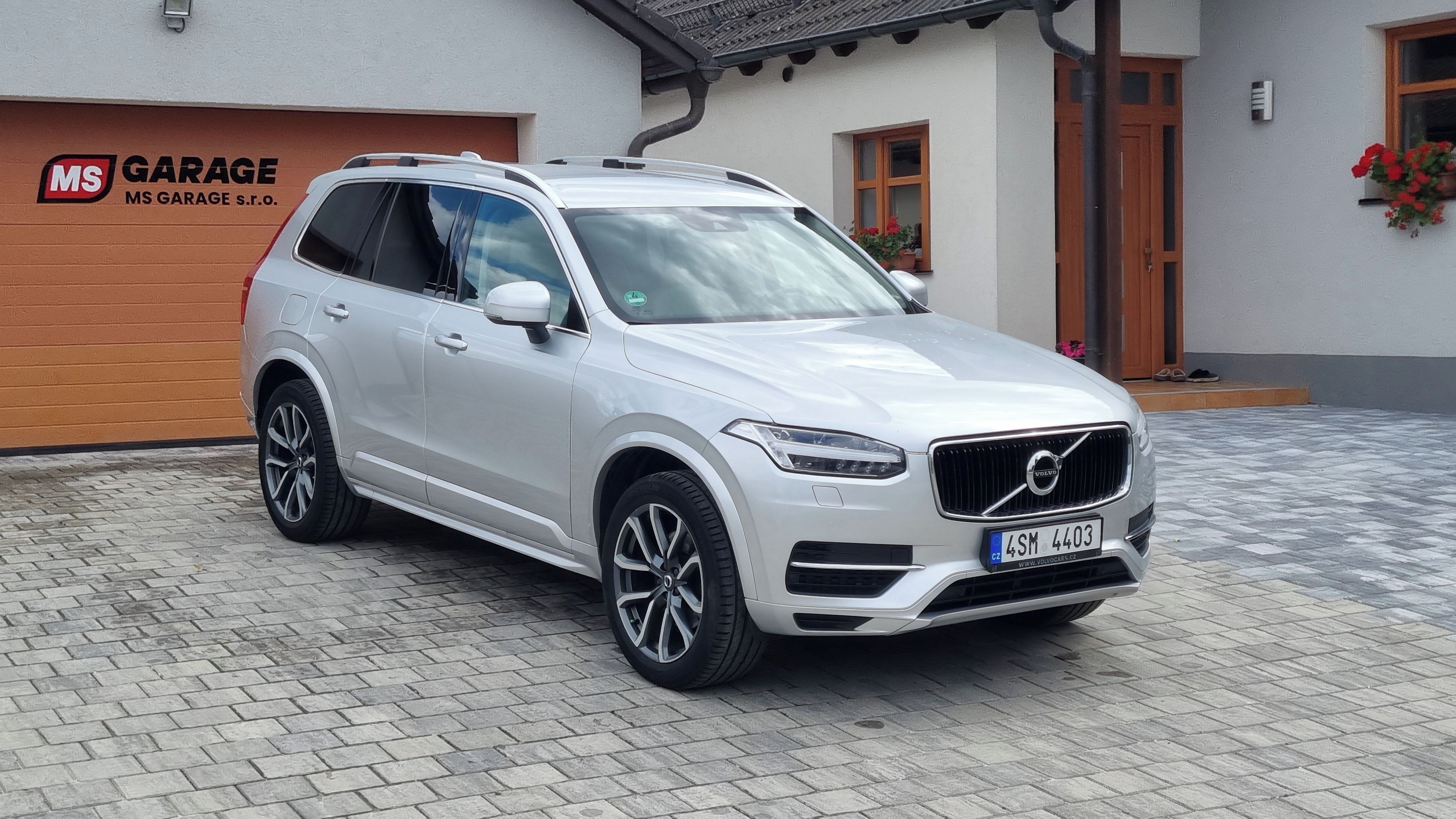 Volvo XC90, T5 AWD 7 míst - fotka 2
