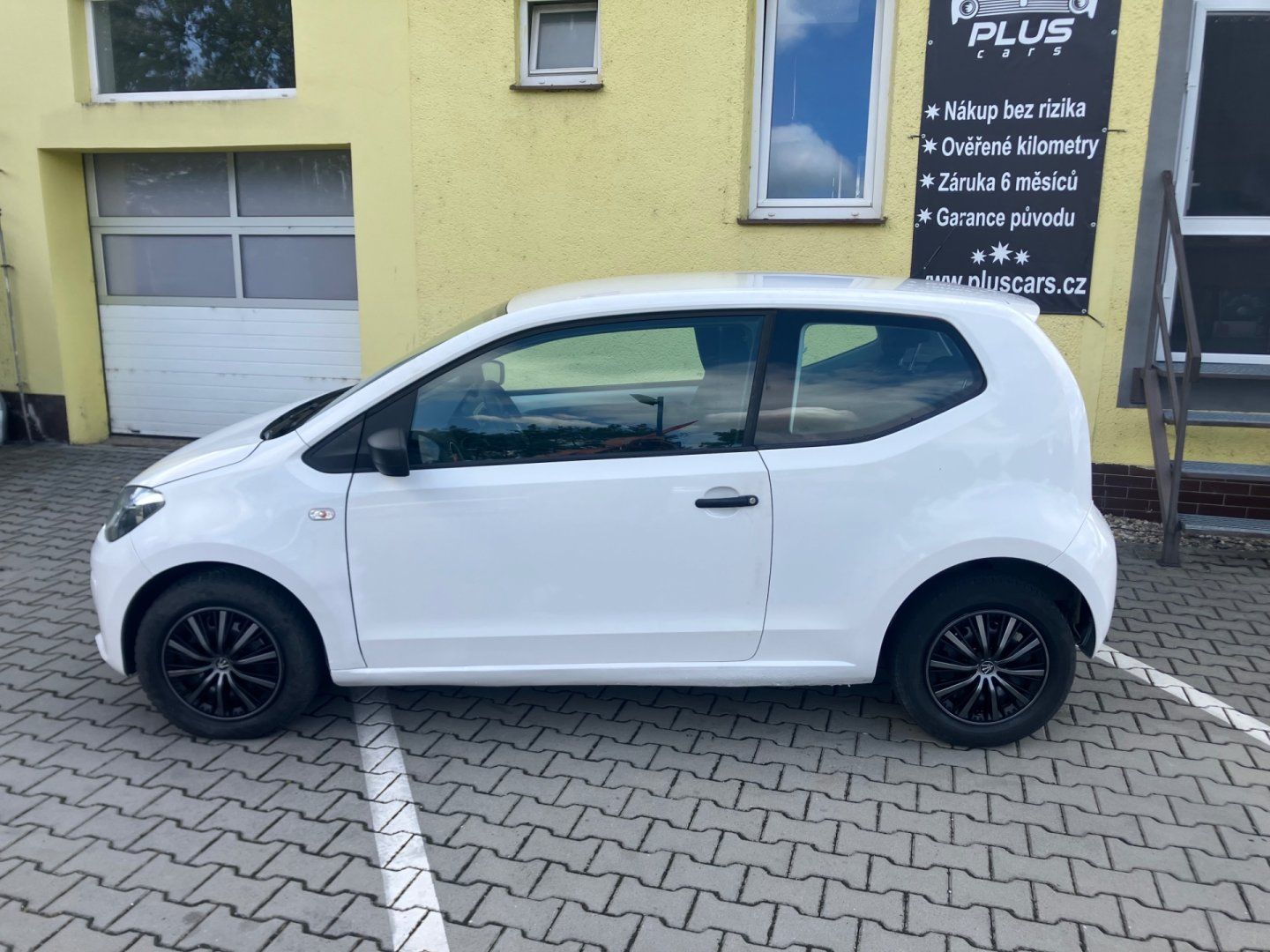 Volkswagen Up!, 1,0MPi (44kW)*KLIMATIZACE* - fotka 6