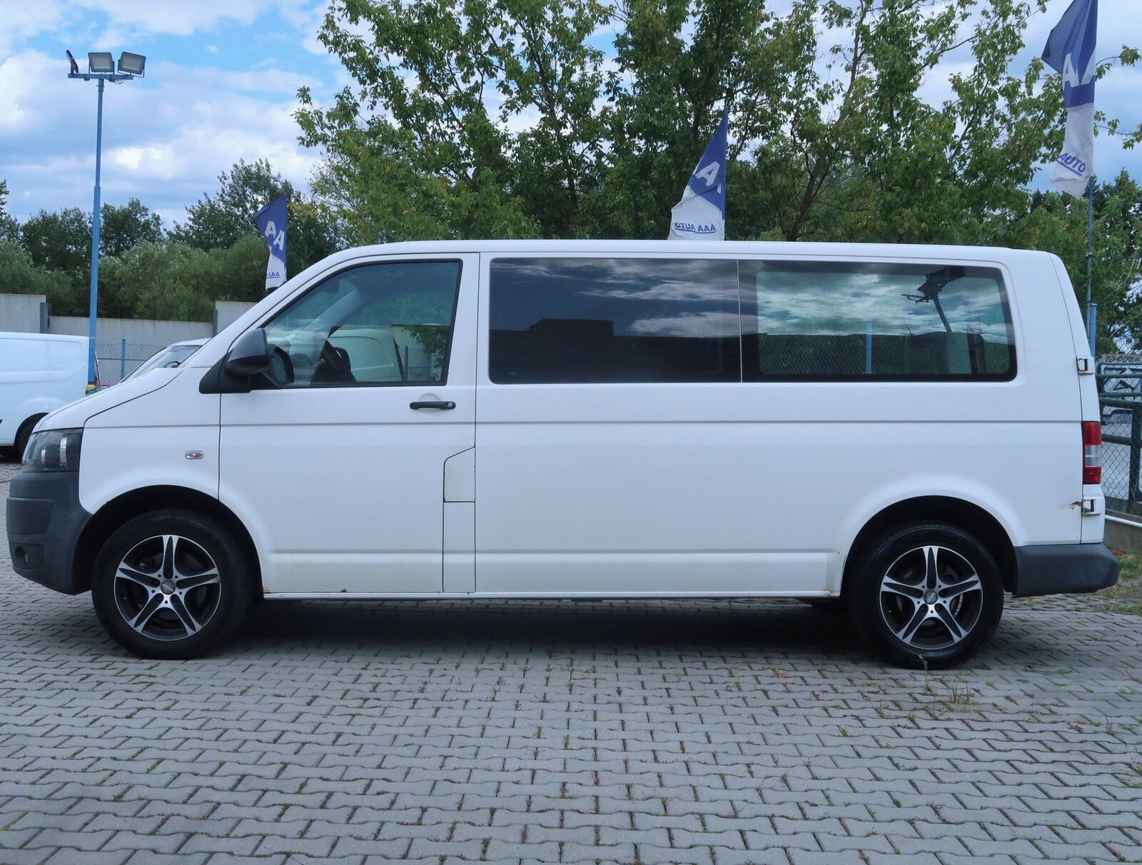 Volkswagen Transporter, 2.0 TDI, Bus, 5Míst, Klima, ČR - fotka 3