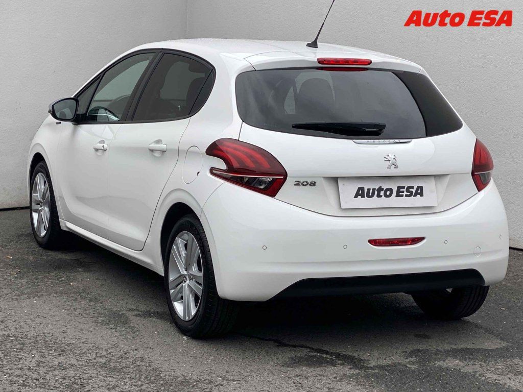 Peugeot 208, 1.2 - fotka 6