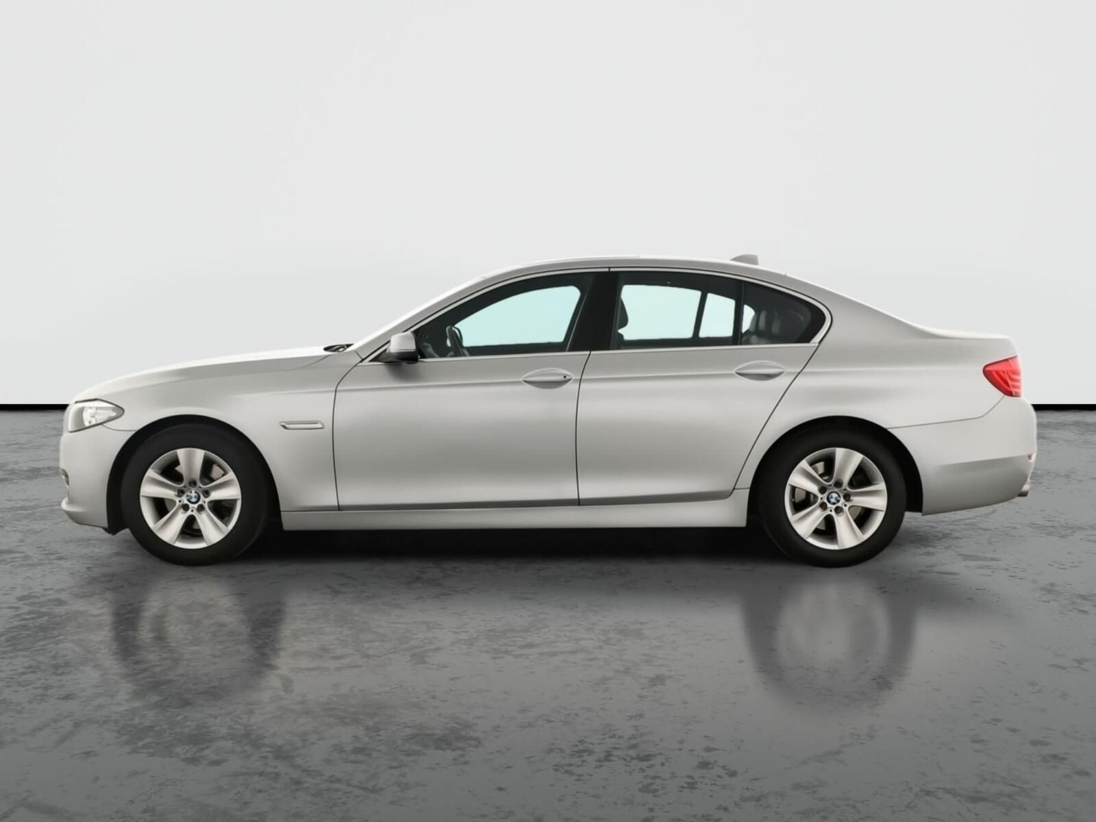 BMW Řada 5, 520d, Automat, Kůže - fotka 3