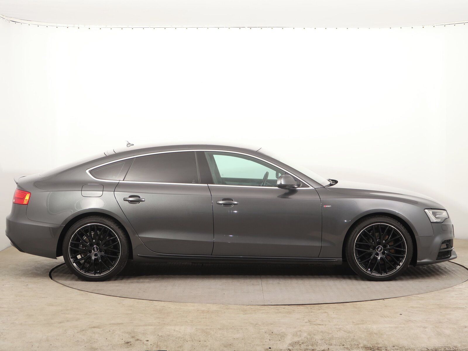 Audi A5, 2.0 TDI, S-Line, Kůže, Navi - fotka 6