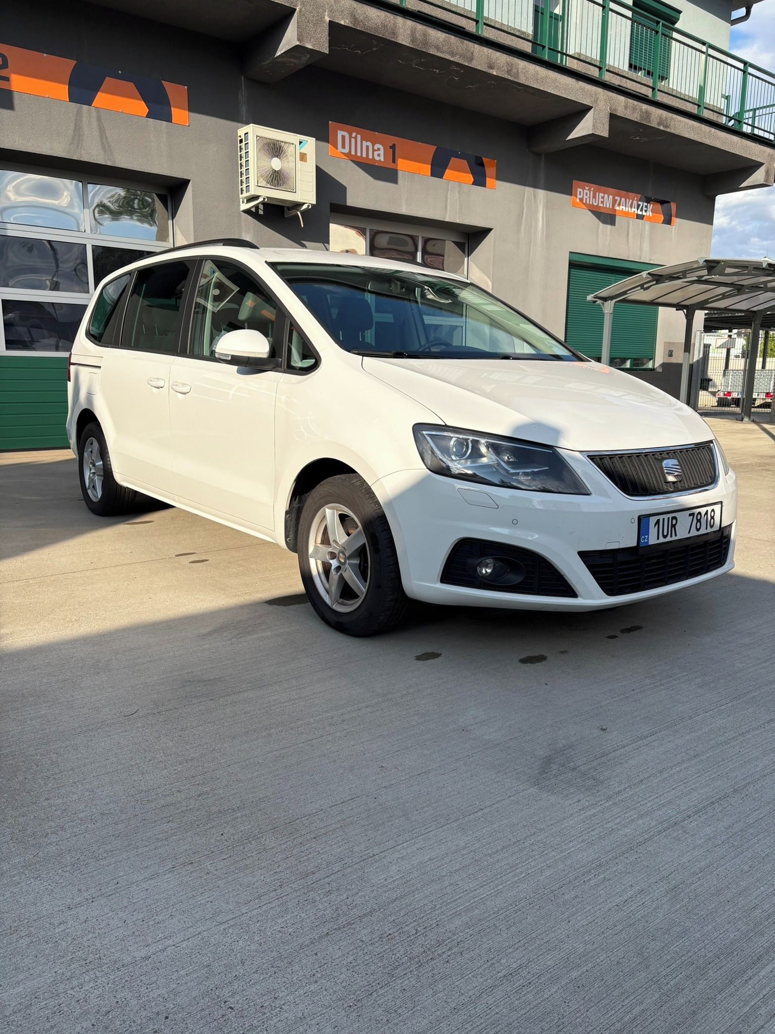 Seat Alhambra, 2.0 TDI 103 kW, 7 míst, manual - fotka 3