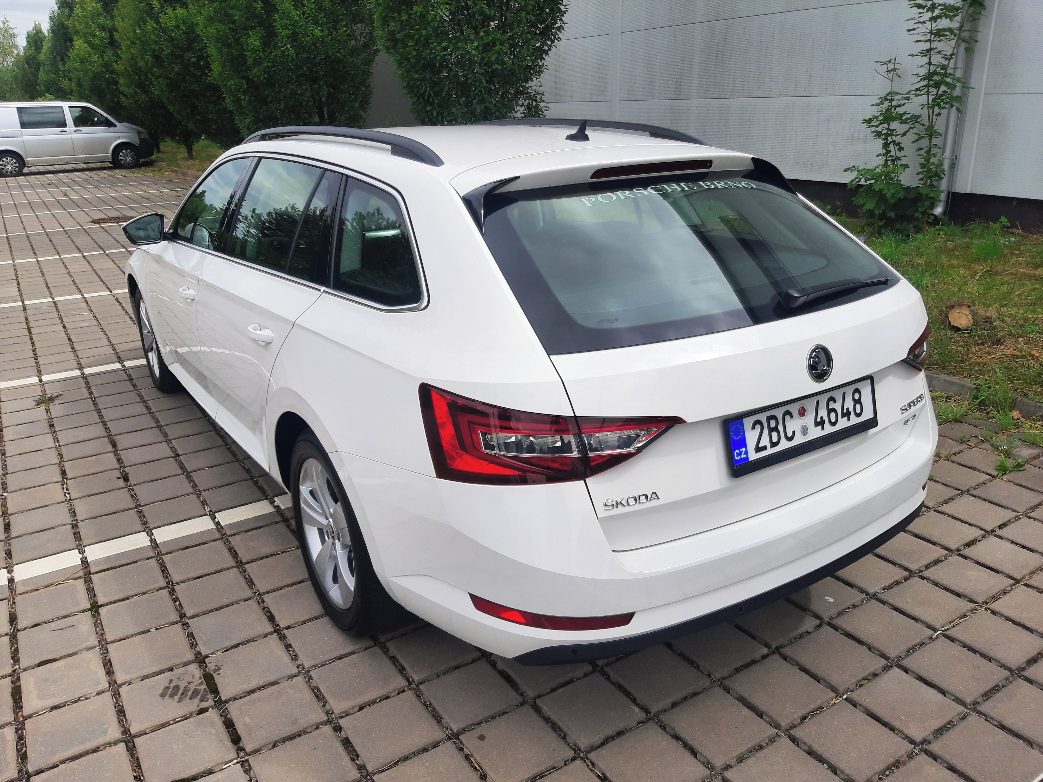 Škoda Superb, 2.0TDI 140KW,4x4,DSG,NOVÉ V ČR - fotka 3
