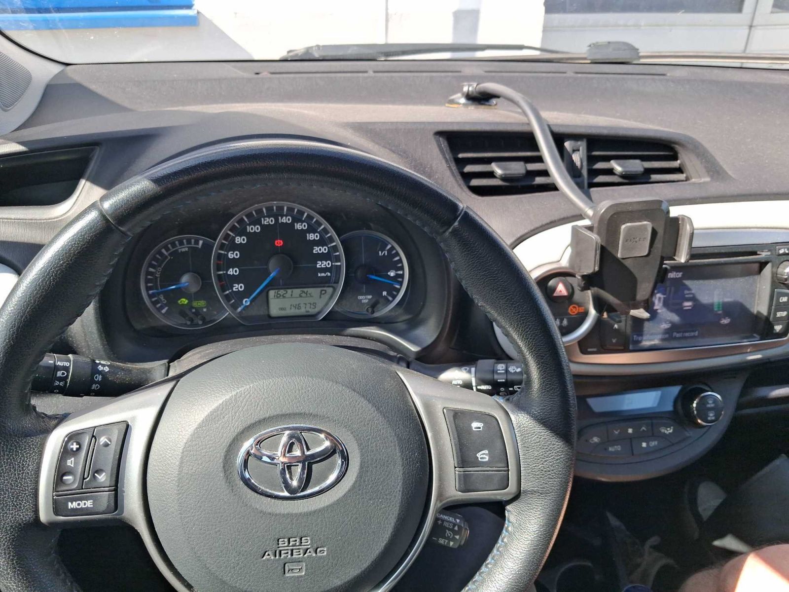 Toyota Yaris, 1.5 Hybrid, Automat - fotka 3