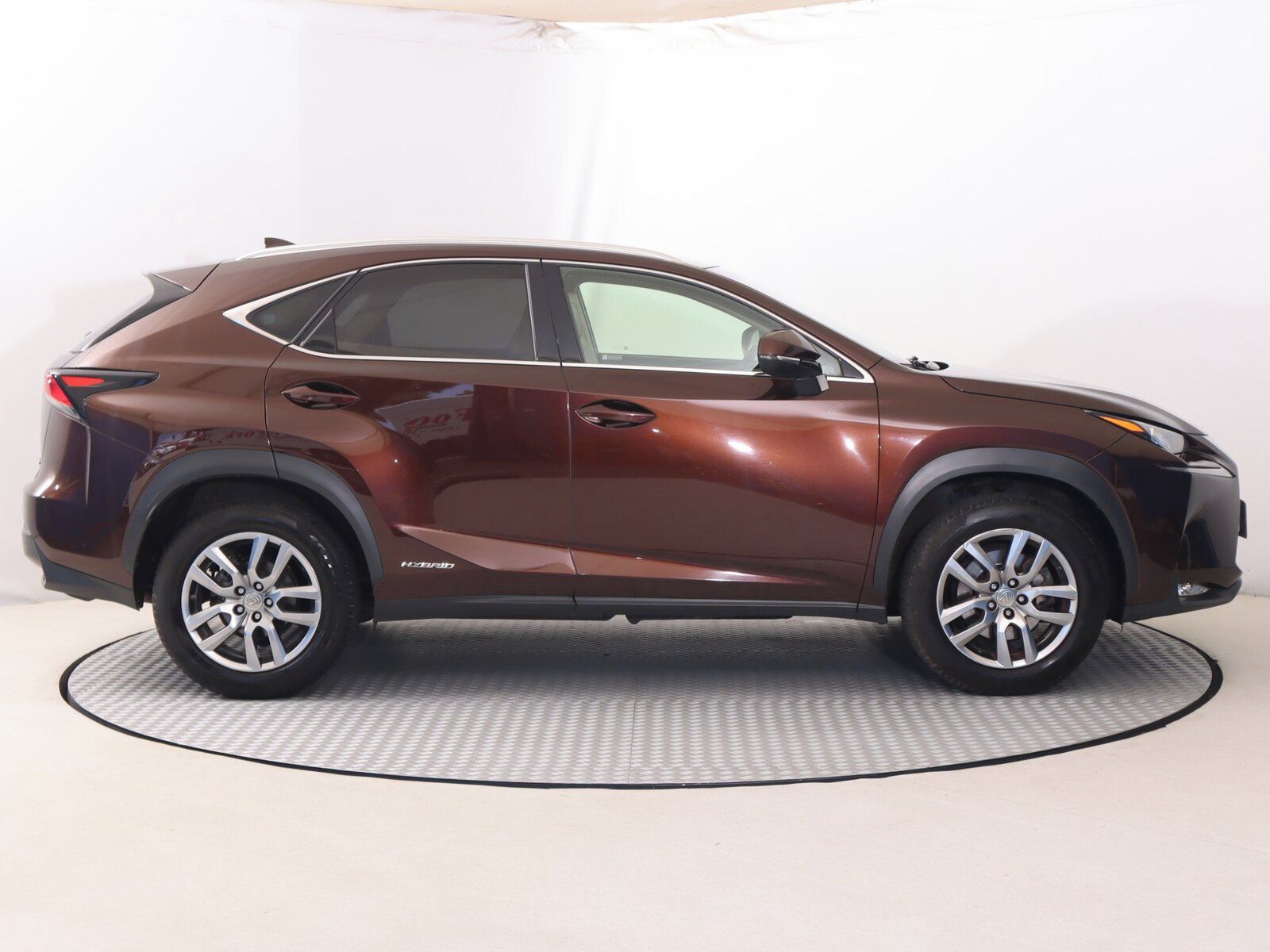 Lexus NX 300h, 300h, 4X4, Automat, Kůže - fotka 6
