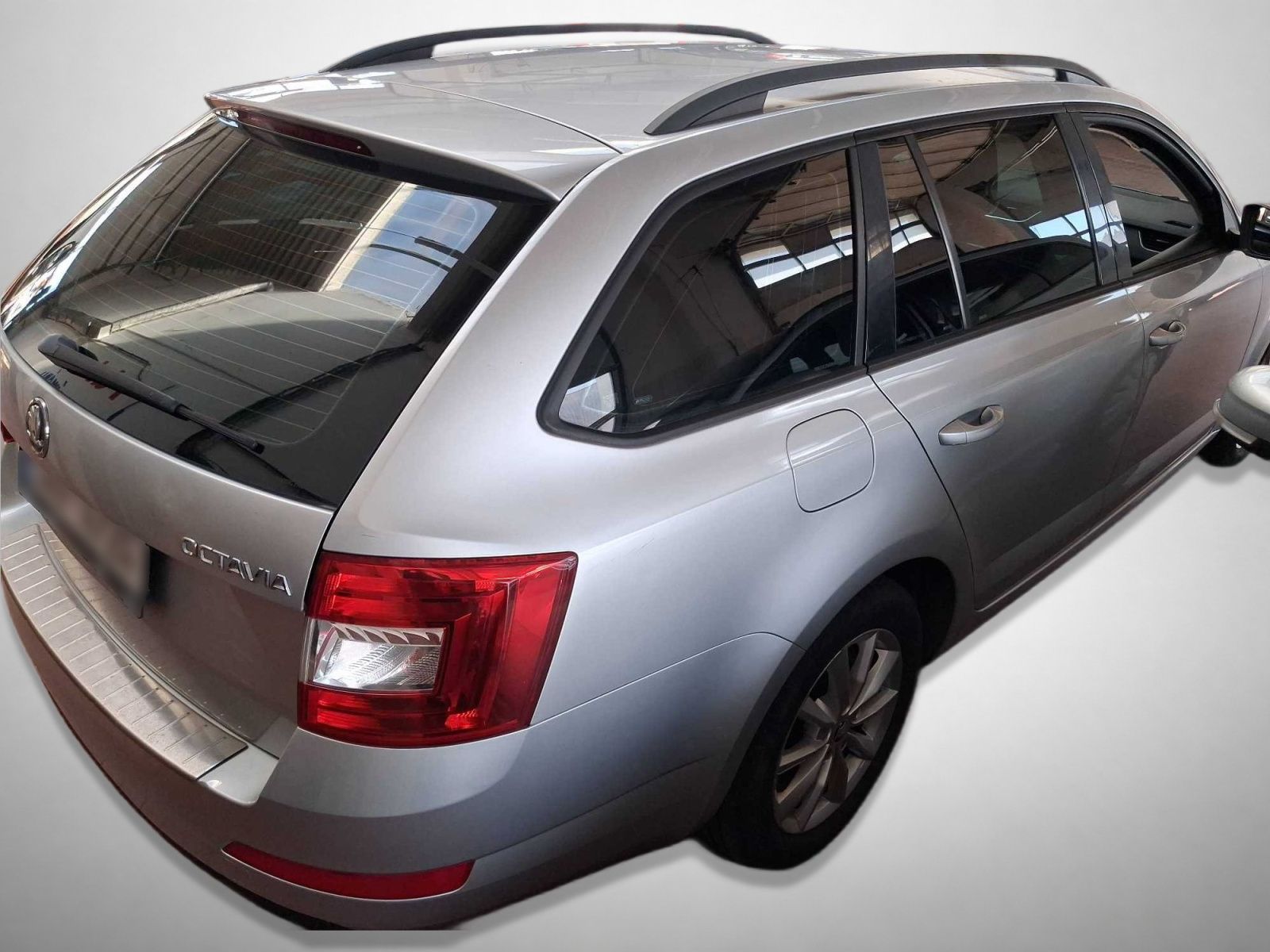 Škoda Octavia, 1.6 TDI, Klima, Tempomat - fotka 2