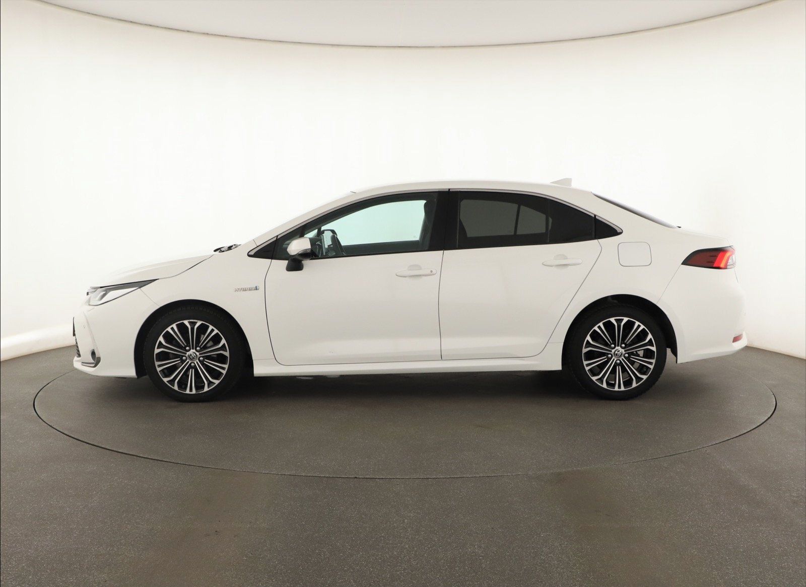 Toyota Corolla, 1.8 Hybrid, Comfort, Automat - fotka 3