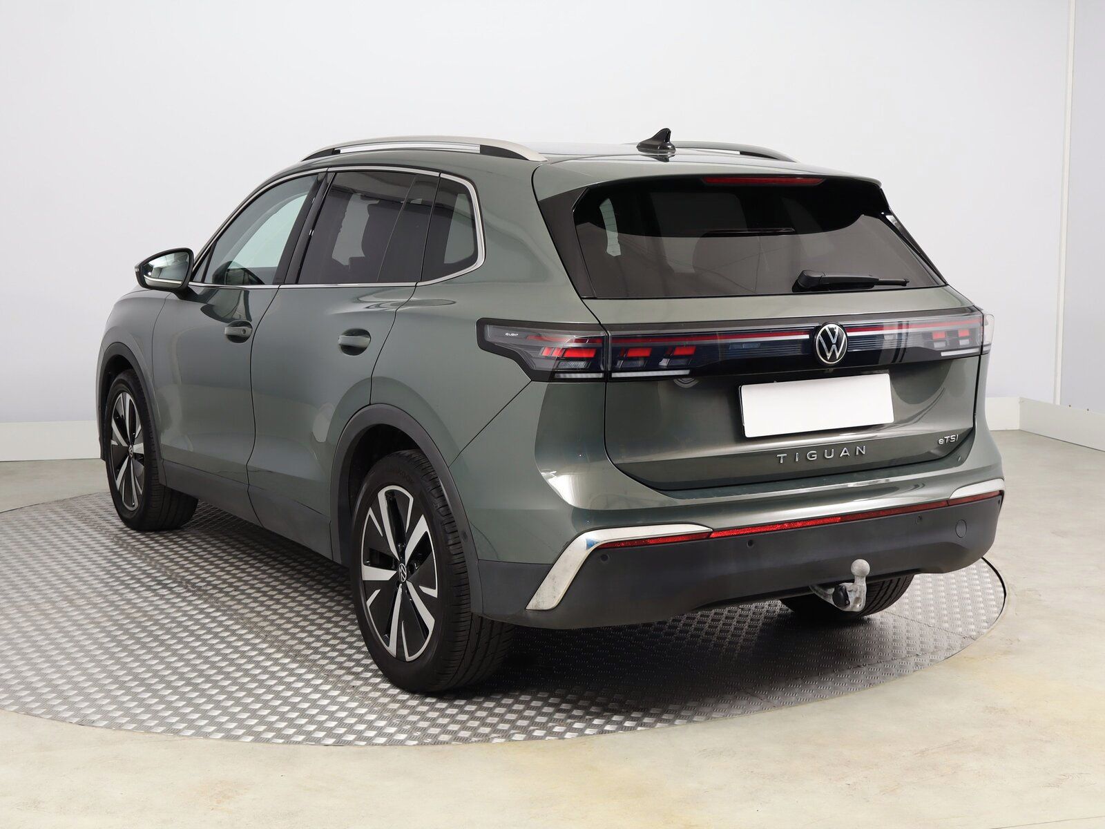 Volkswagen Tiguan, 1.5 eTSI, Elegance - fotka 4