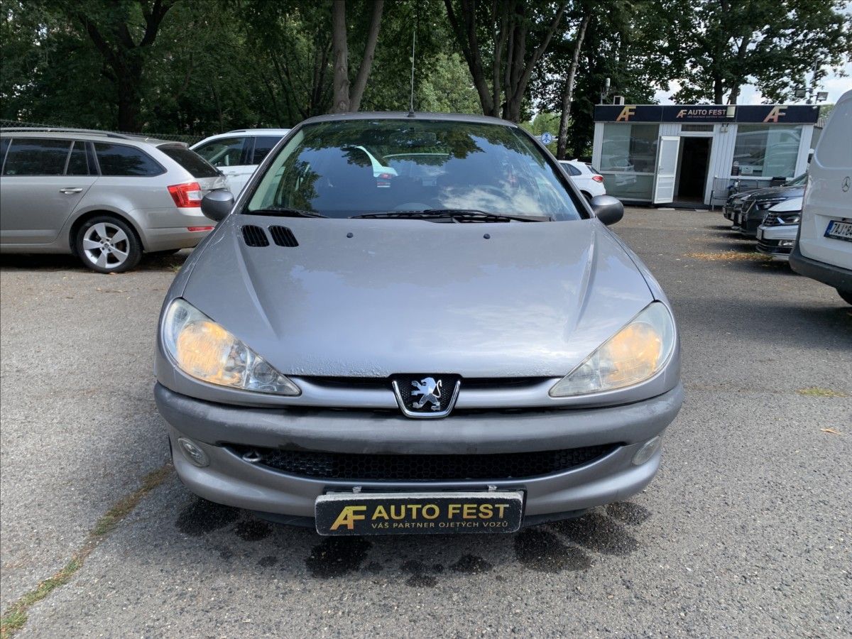 Peugeot 206, 1,4 i,ČR - fotka 2