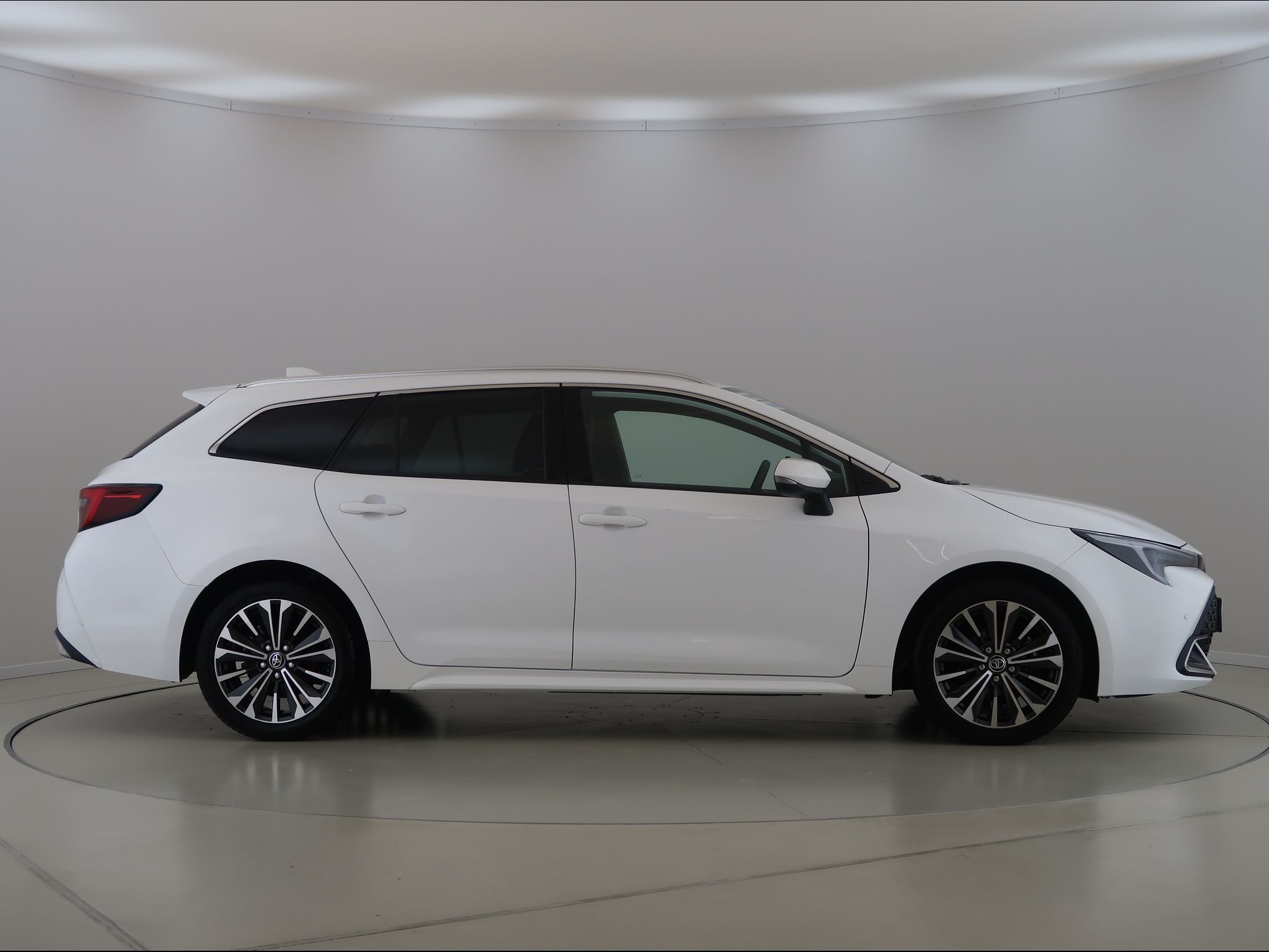 Toyota Corolla, 1.8,Hybrid,e-CVT,Style,CZ,1Maj - fotka 4