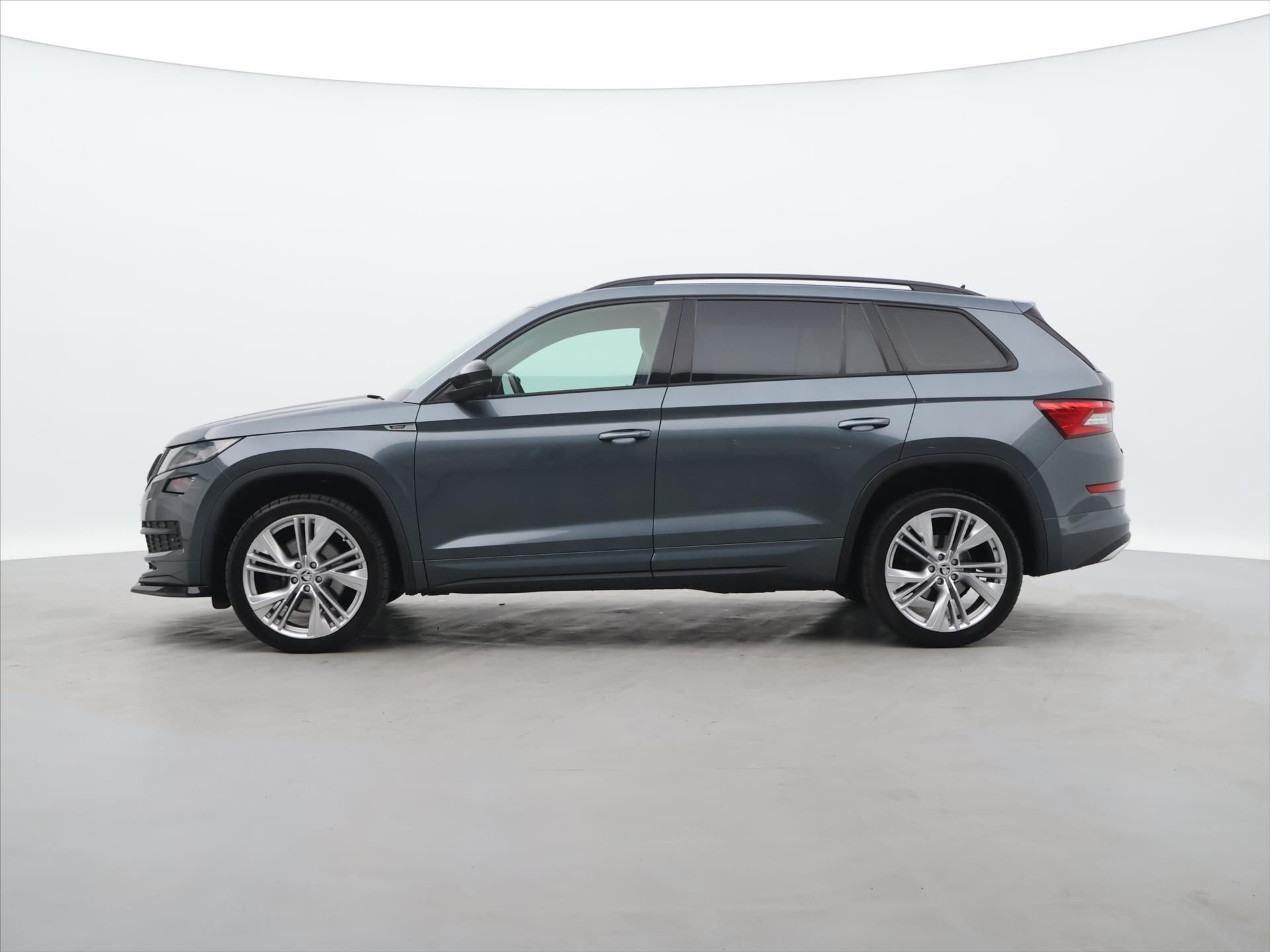 Škoda Kodiaq, 2,0 TSI 140kW Sportline 4x4 DS - fotka 4