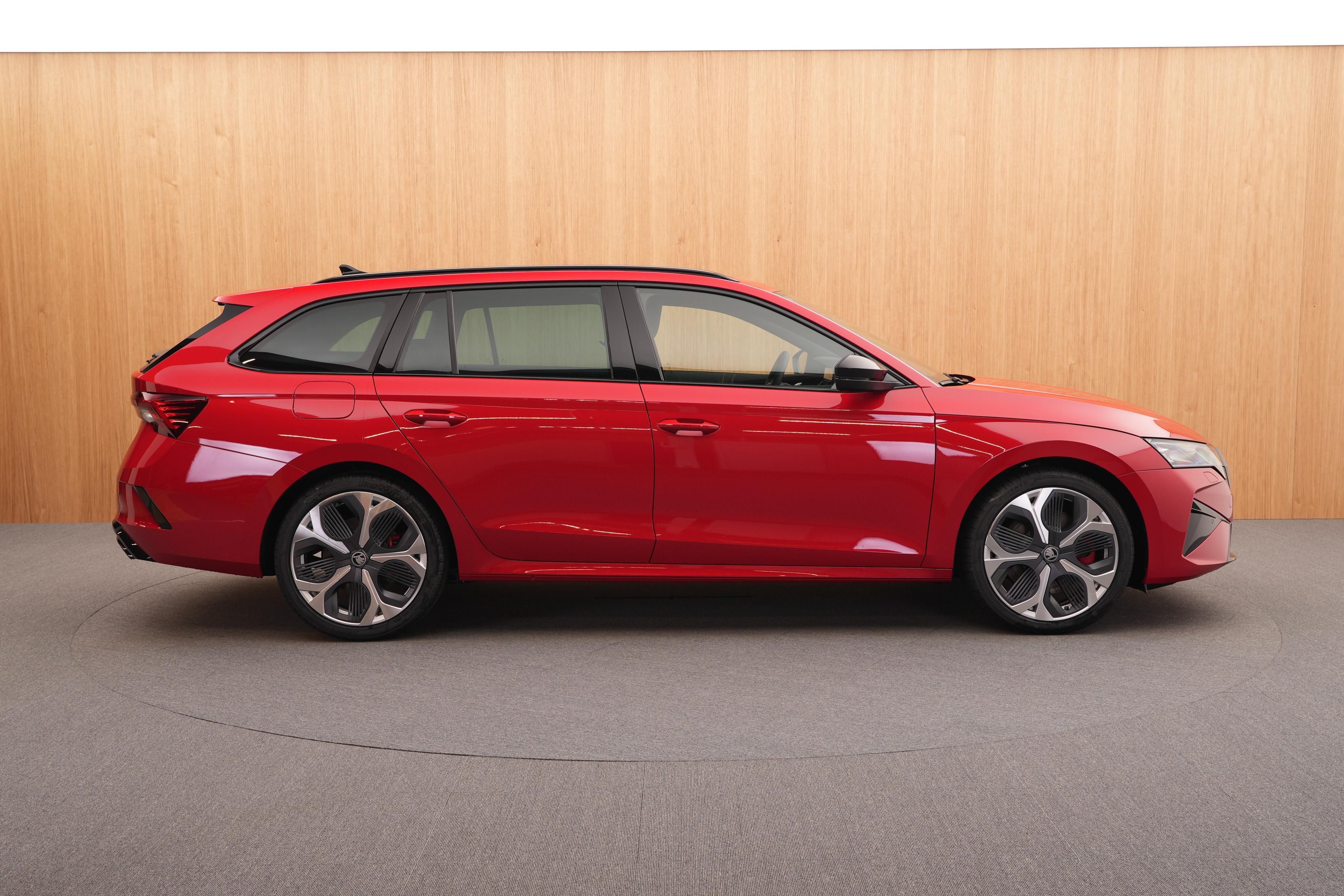 Škoda Octavia, RS 2.0 TSI DSG - fotka 5