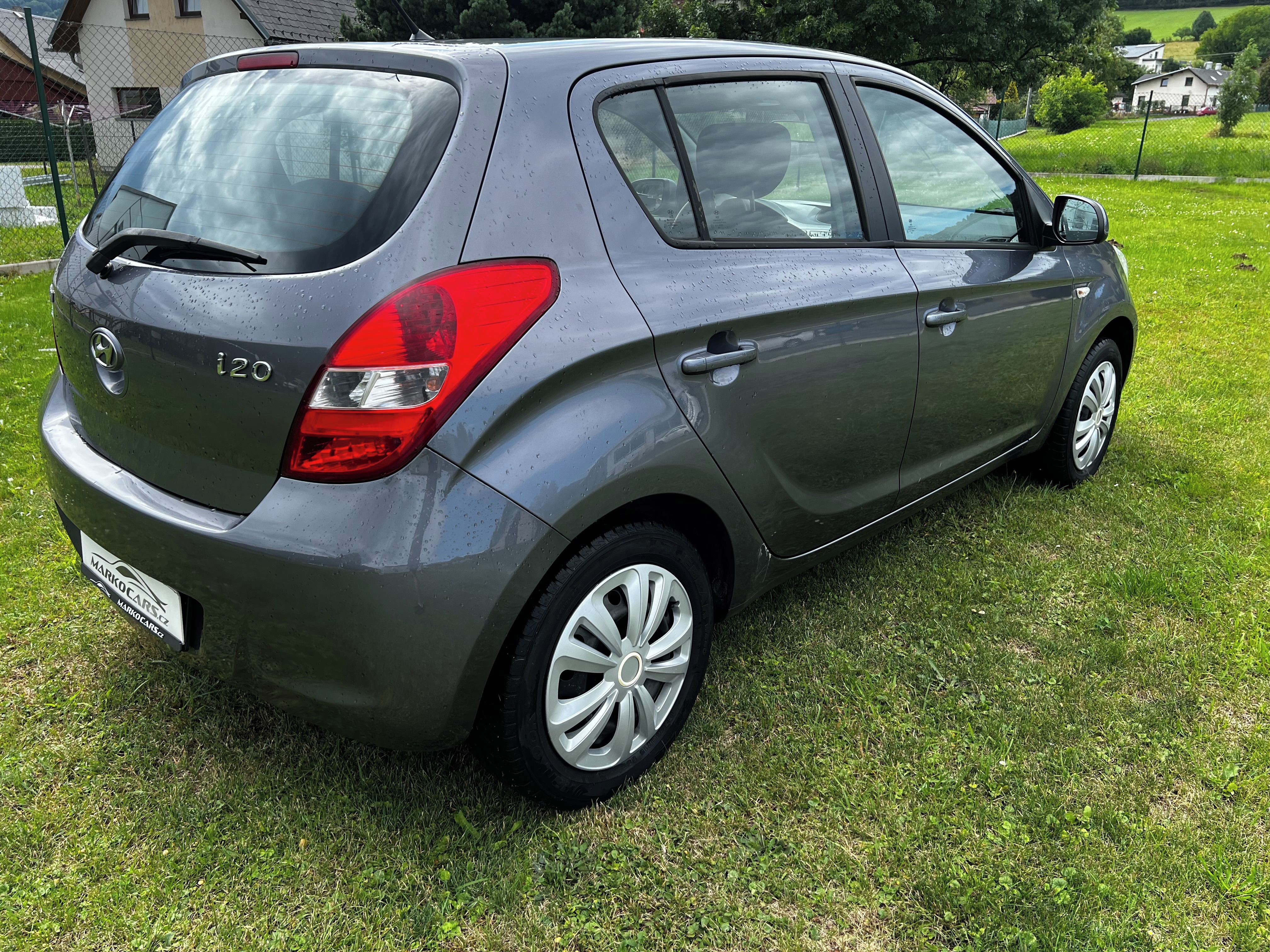 Hyundai i20, 1.3i KLIMA NÍZKÝ NÁJEZD - fotka 5