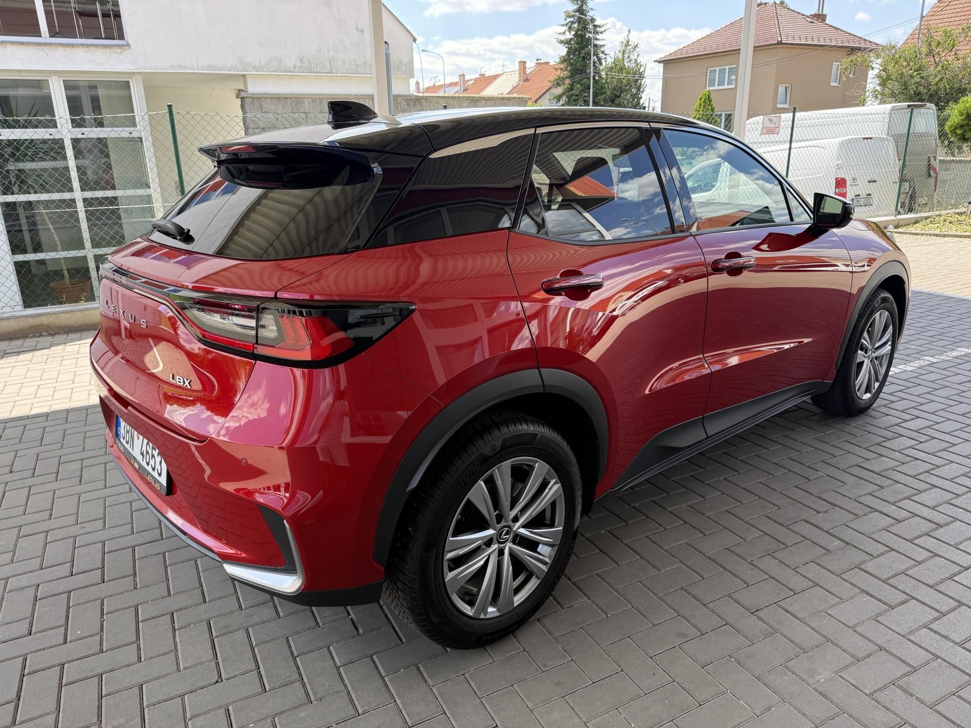 Lexus LBX, 1,5 Cool Advanced - fotka 4