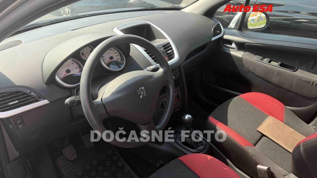 Peugeot 207, 1.4i,2.maj,ČR - fotka 3